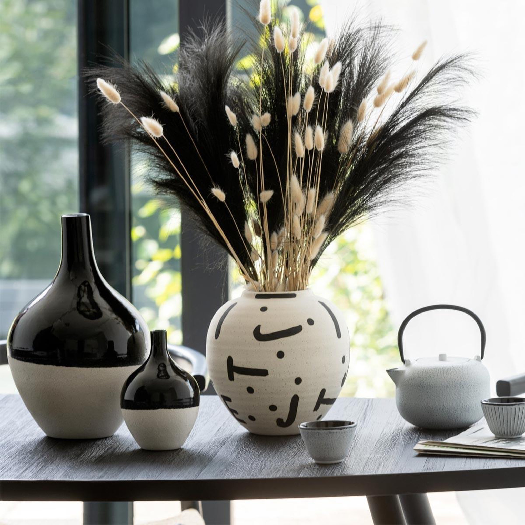 Voir la diapositive 5 : J-LINE Vase déco en porcelaine  iva  32cm noir & blanc
