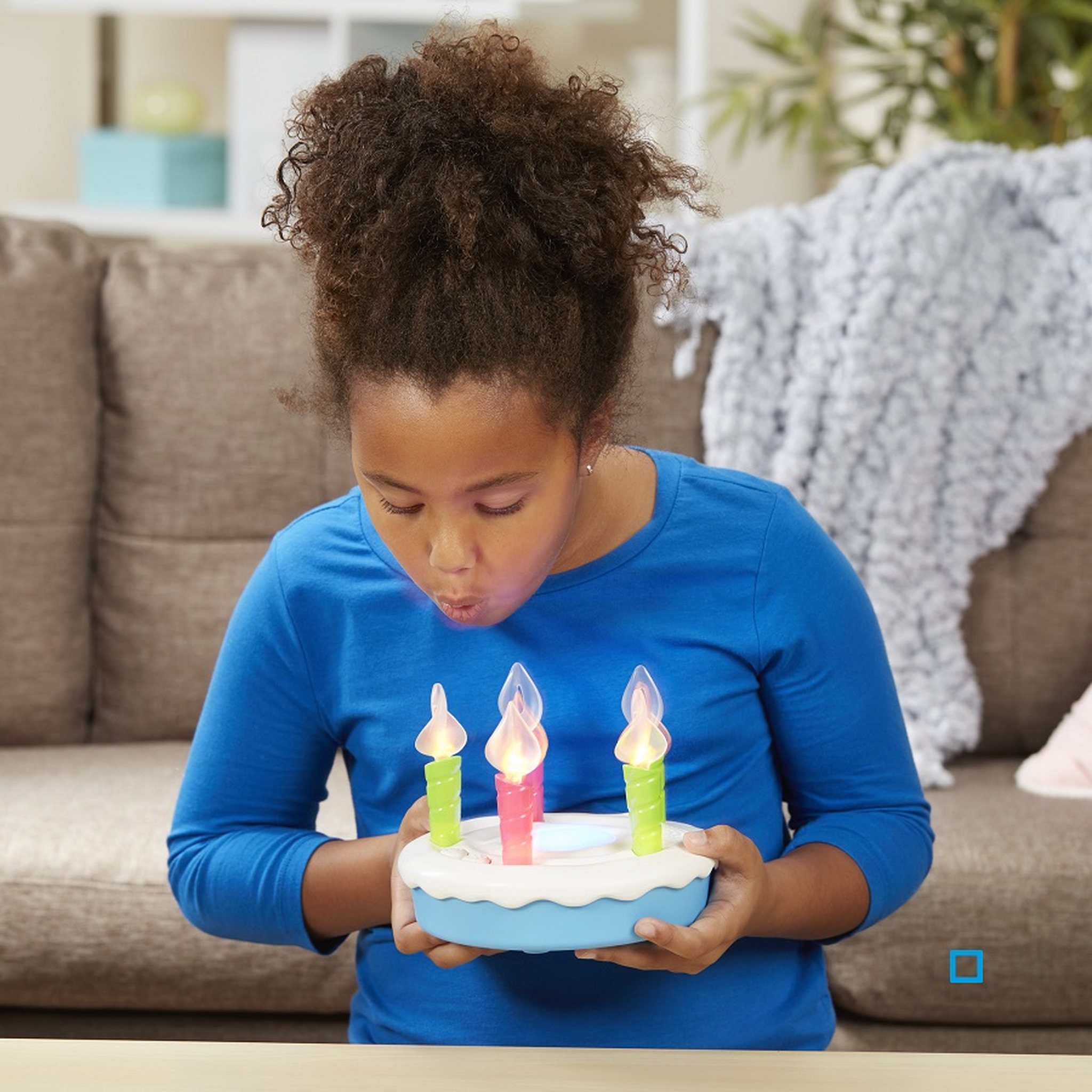 Voir la diapositive 5 : HASBRO Happy Bougies - Jeu d'action et de réflexe