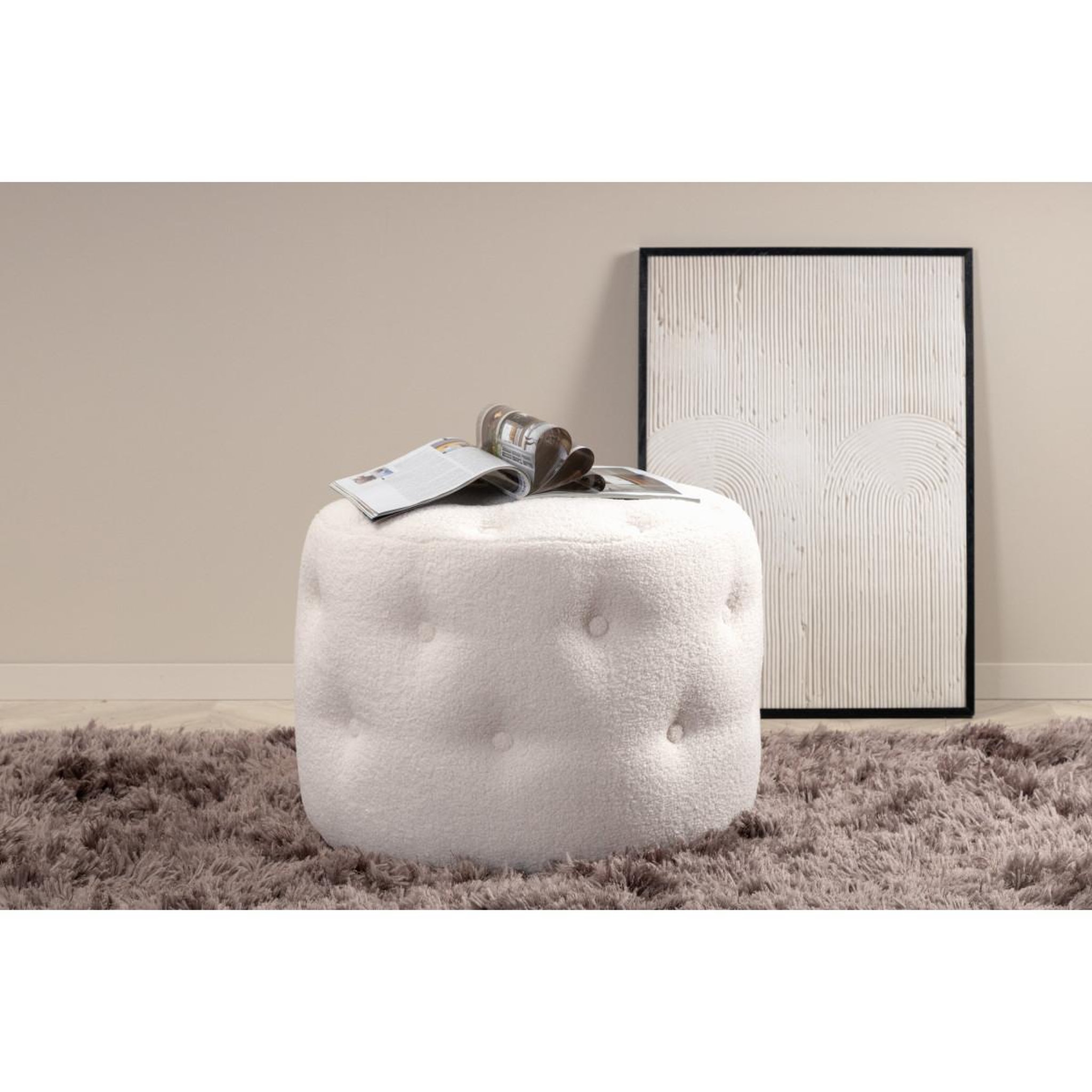 Voir la diapositive 6 : Paris Prix Pouf capitonné tissu bouclette  benjamin  55cm blanc