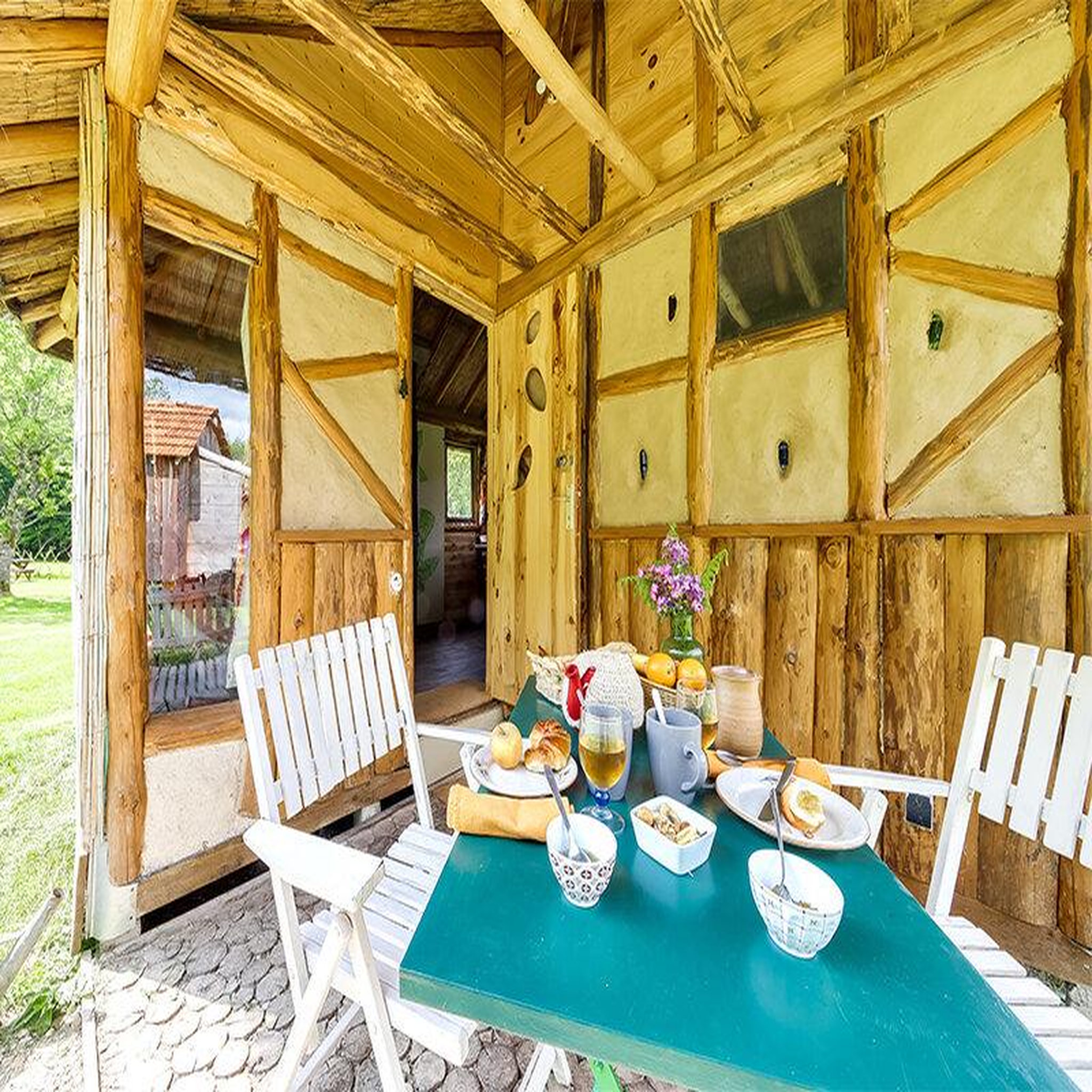 Voir la diapositive 3 : Smartbox Escapade insolite dans les vosges : 4 jours en cabane pour toute la famille - coffret cadeau séjour