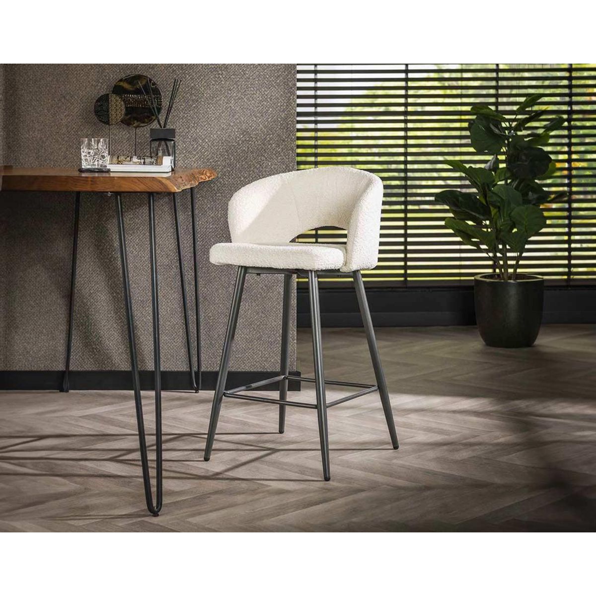 LISA DESIGN Pattaya - lot de 2 tabourets de bar - en tissu bouclette blanc