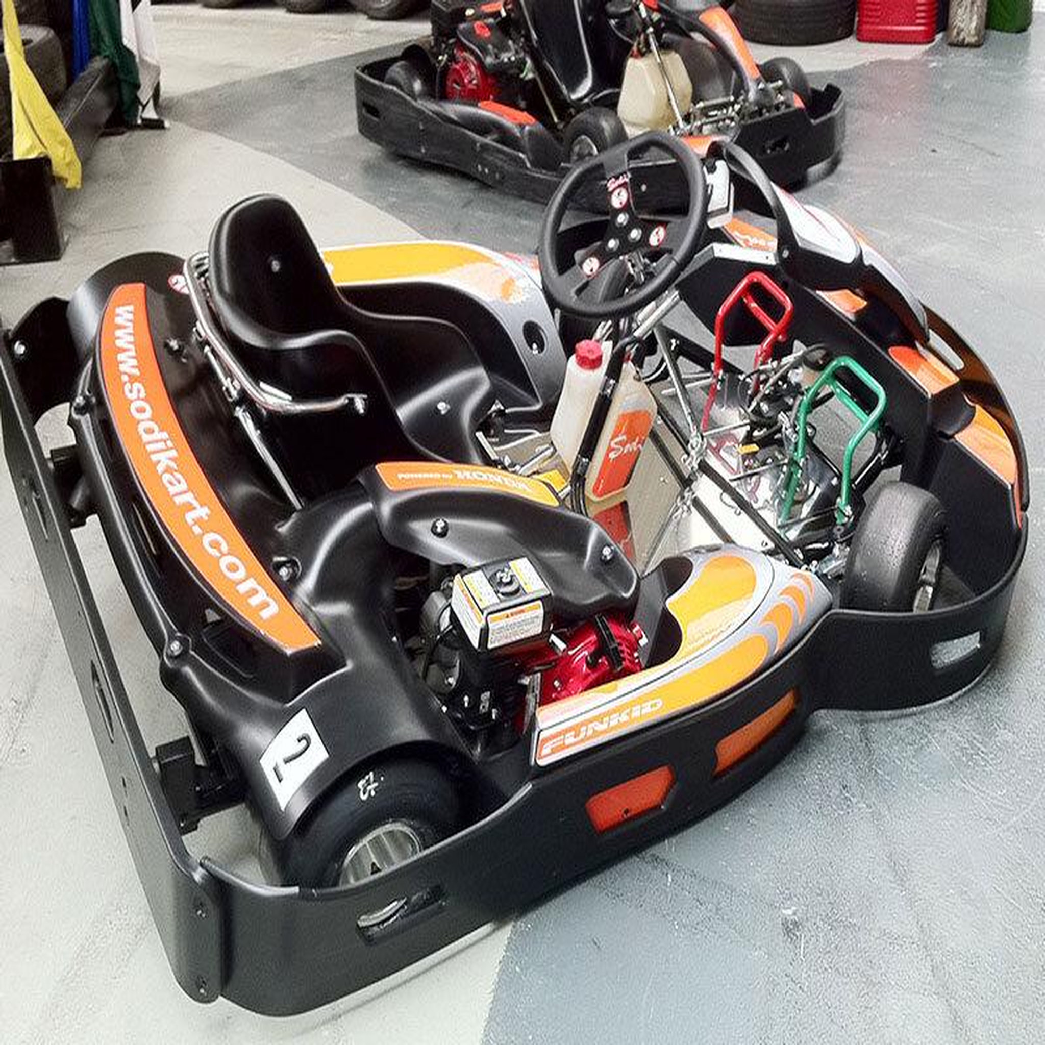 Voir la diapositive 5 : Smartbox Sensations karting - coffret cadeau sport & aventure