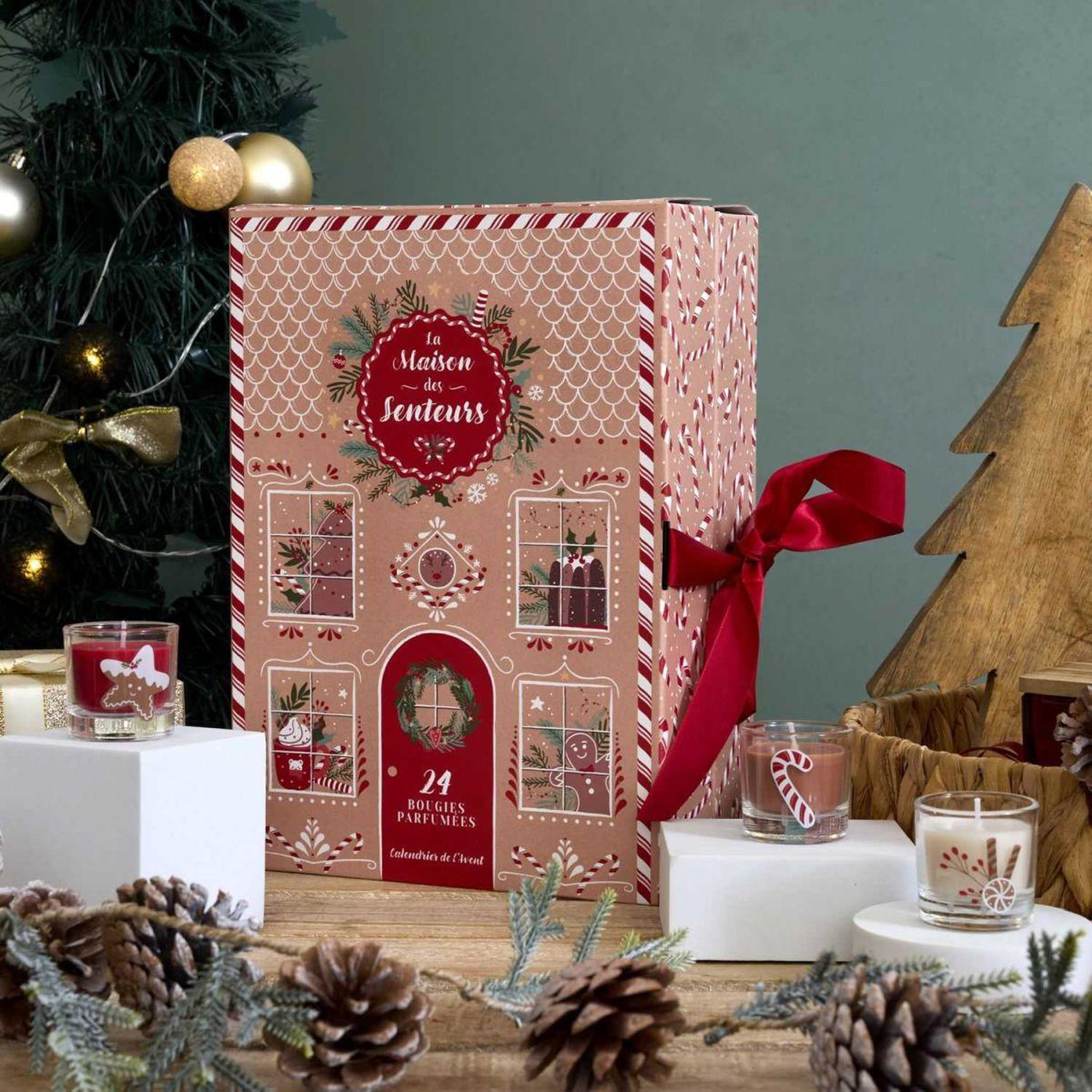 Voir la diapositive 4 : The Home Deco Factory Calendrier de l'avent 24 bougies parfumées  ginger  30cm marron