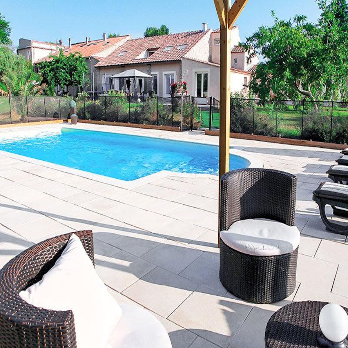 Smartbox Noël enchanté : séjour détente de 2 jours avec accès au spa et dîner - Coffret Cadeau Multi-thèmes