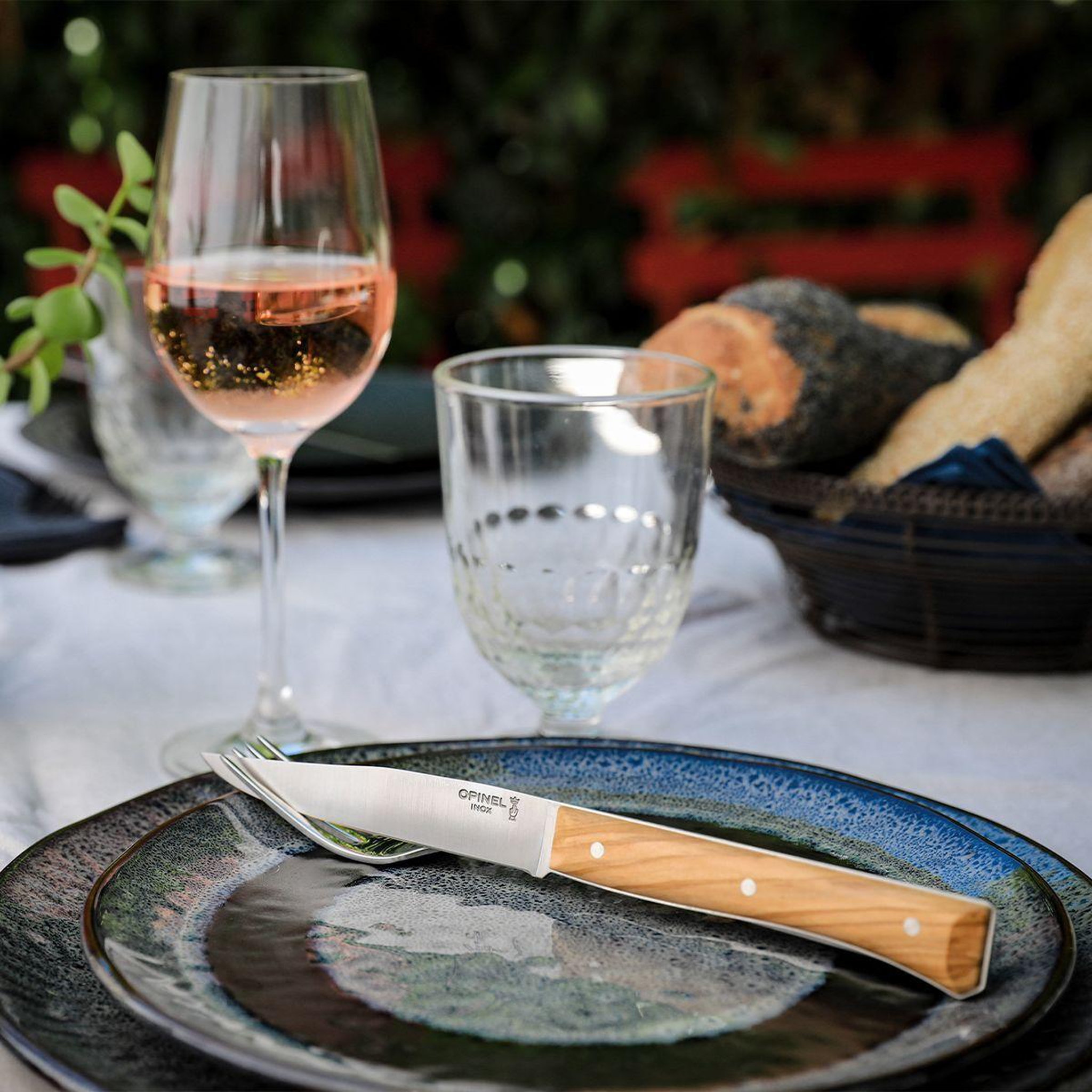 Voir la diapositive 2 : Opinel Couteau Coffret facette 4 Olivier