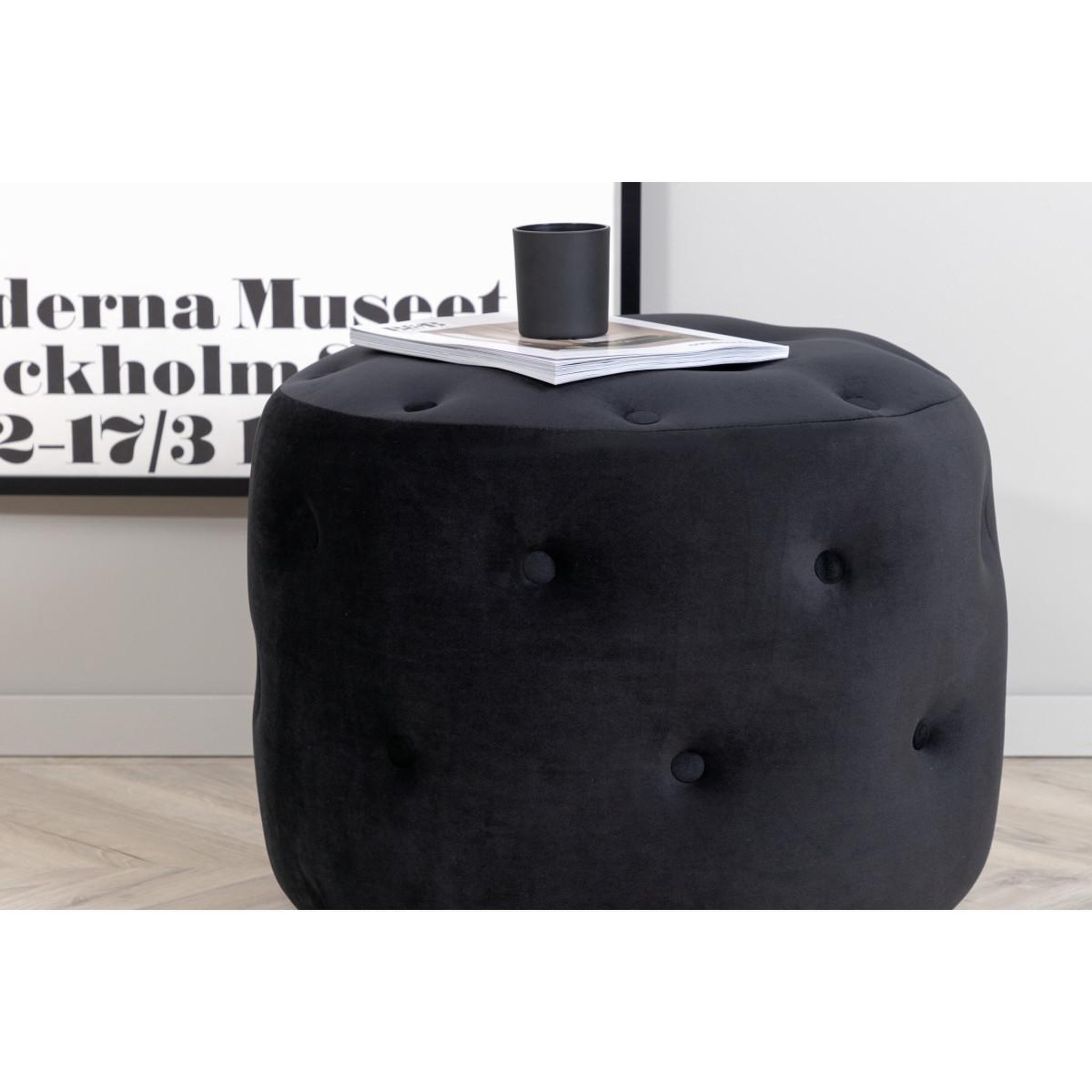 Voir la diapositive 4 : Paris Prix Pouf capitonné en velours  benjamin  55cm noir