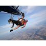 Voir la diapositive 2 : Smartbox Saut en parachute en tandem avec un moniteur près de Maubeuge - Coffret Cadeau Sport & Aventure