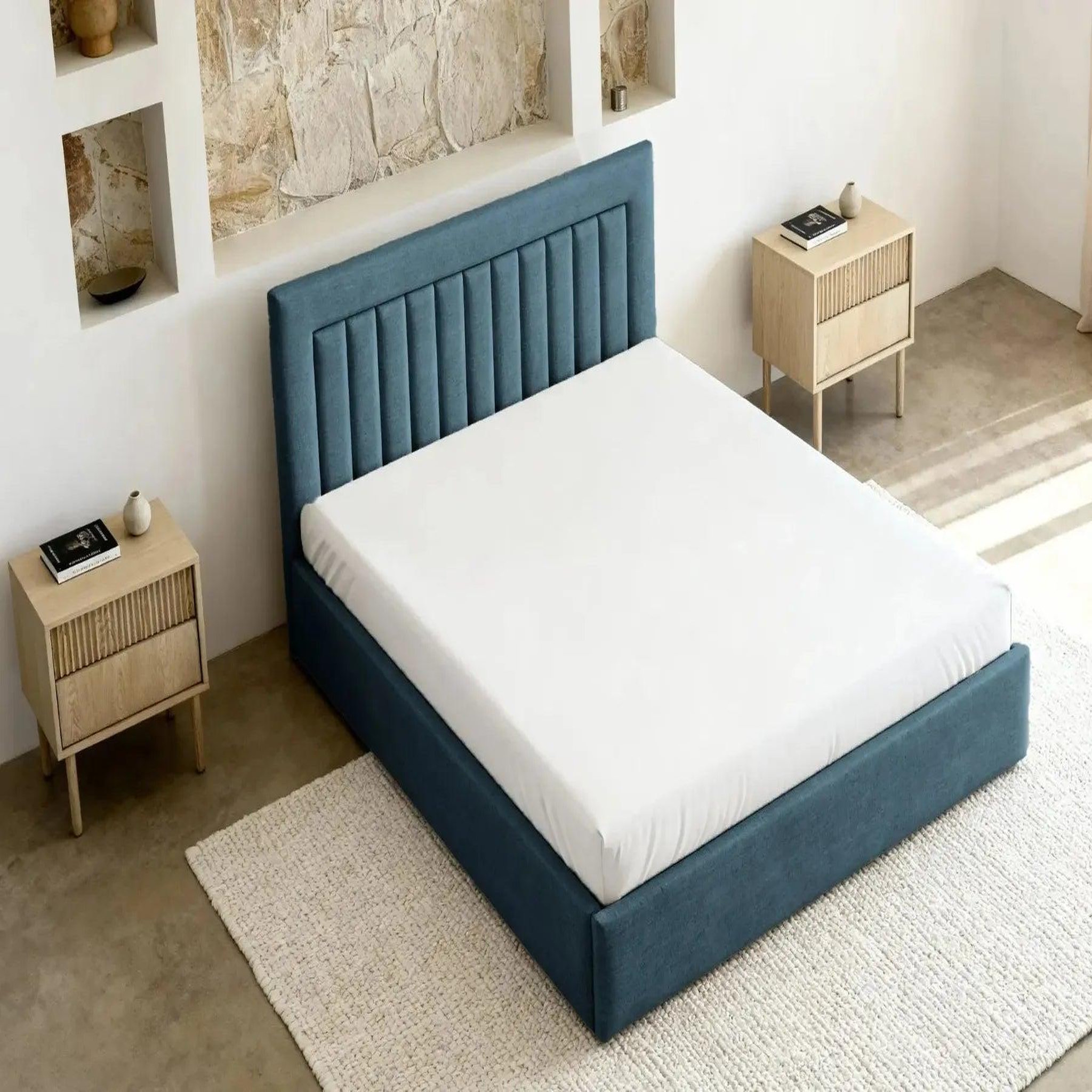Voir la diapositive 6 : CASANOVA PARIS Camille - lit coffre tissu velours
