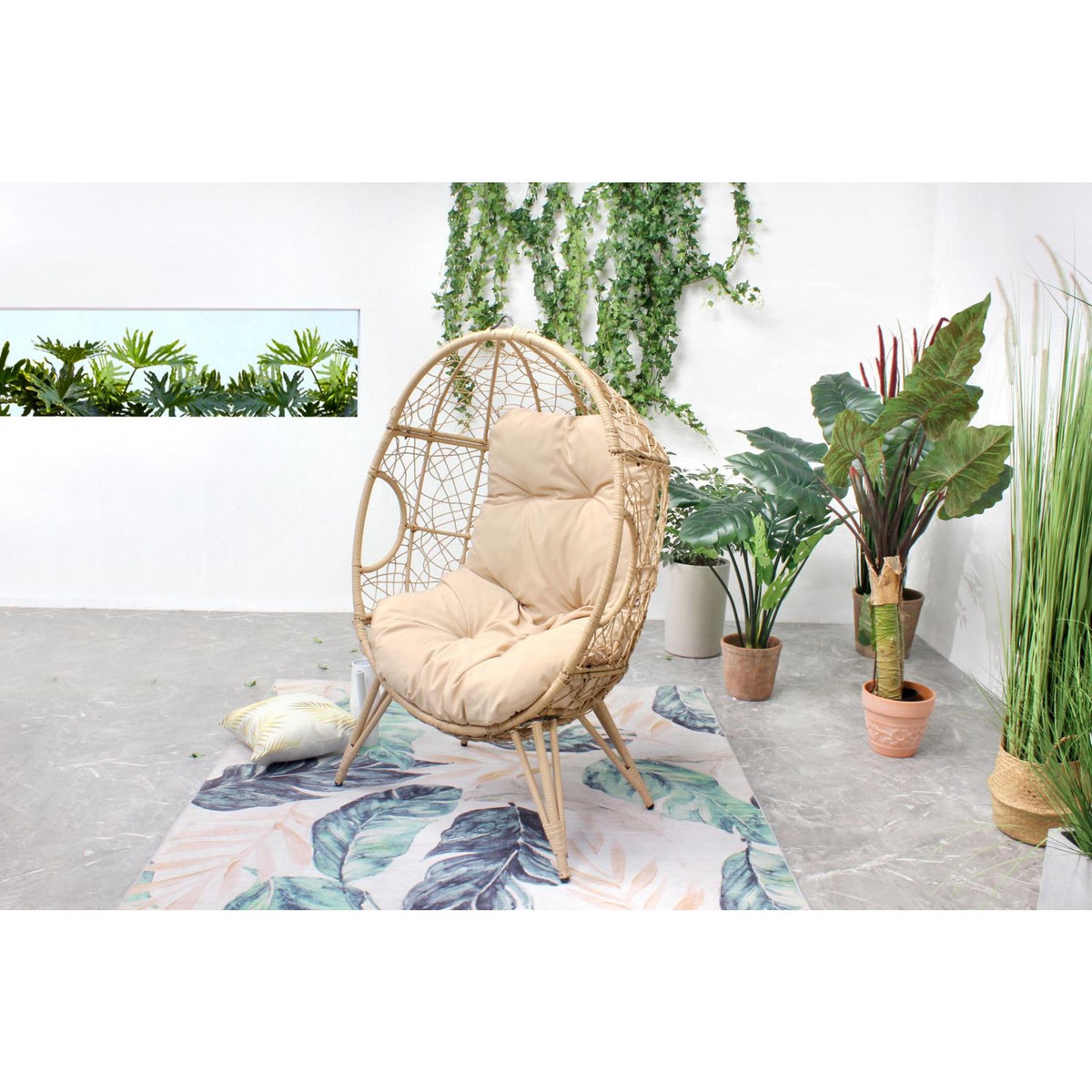 CONCEPT USINE Fauteuil œuf sur pied en résine beige effet rotin JANE