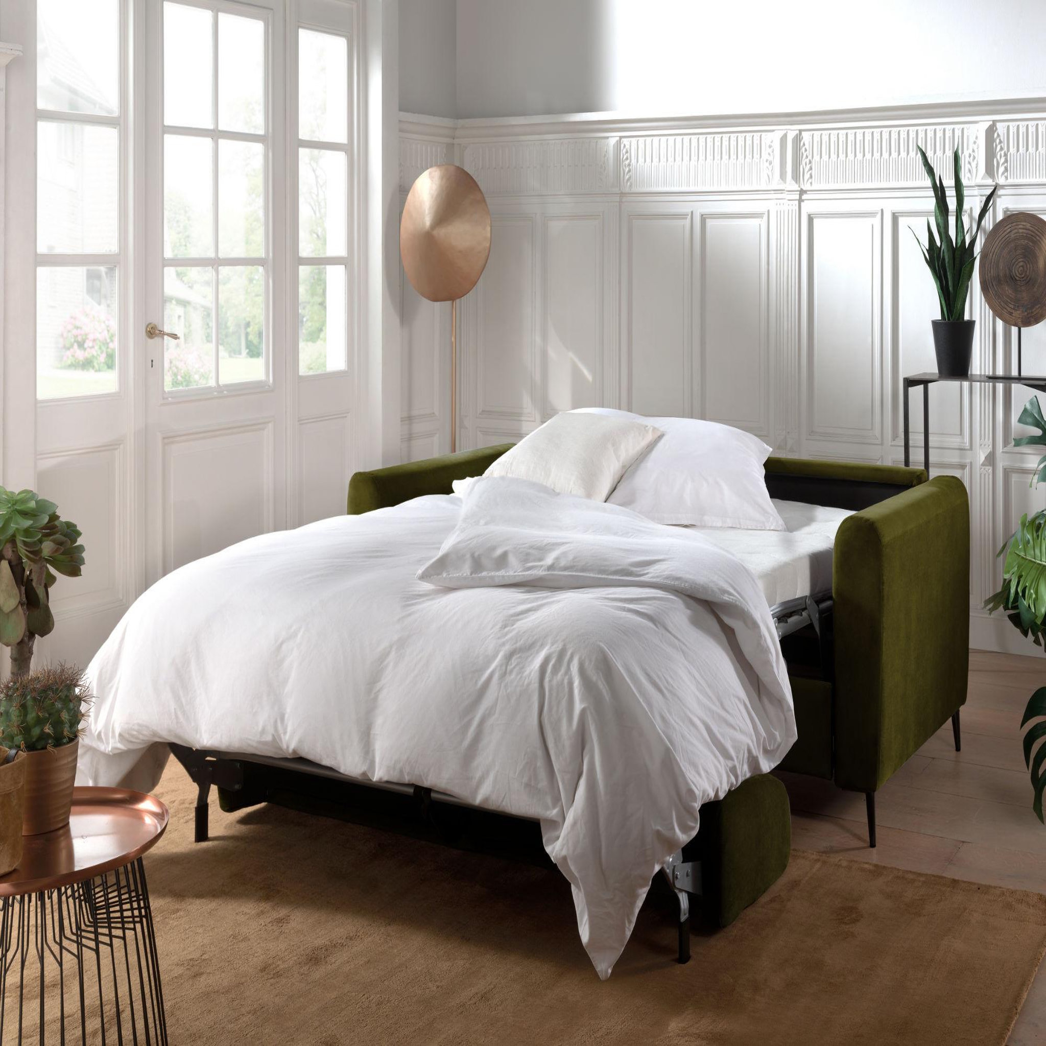 Voir la diapositive 2 : LISA DESIGN Owen - canapé 3 places convertible express couchage quotidien 140 cm matelas 12 cm en velours