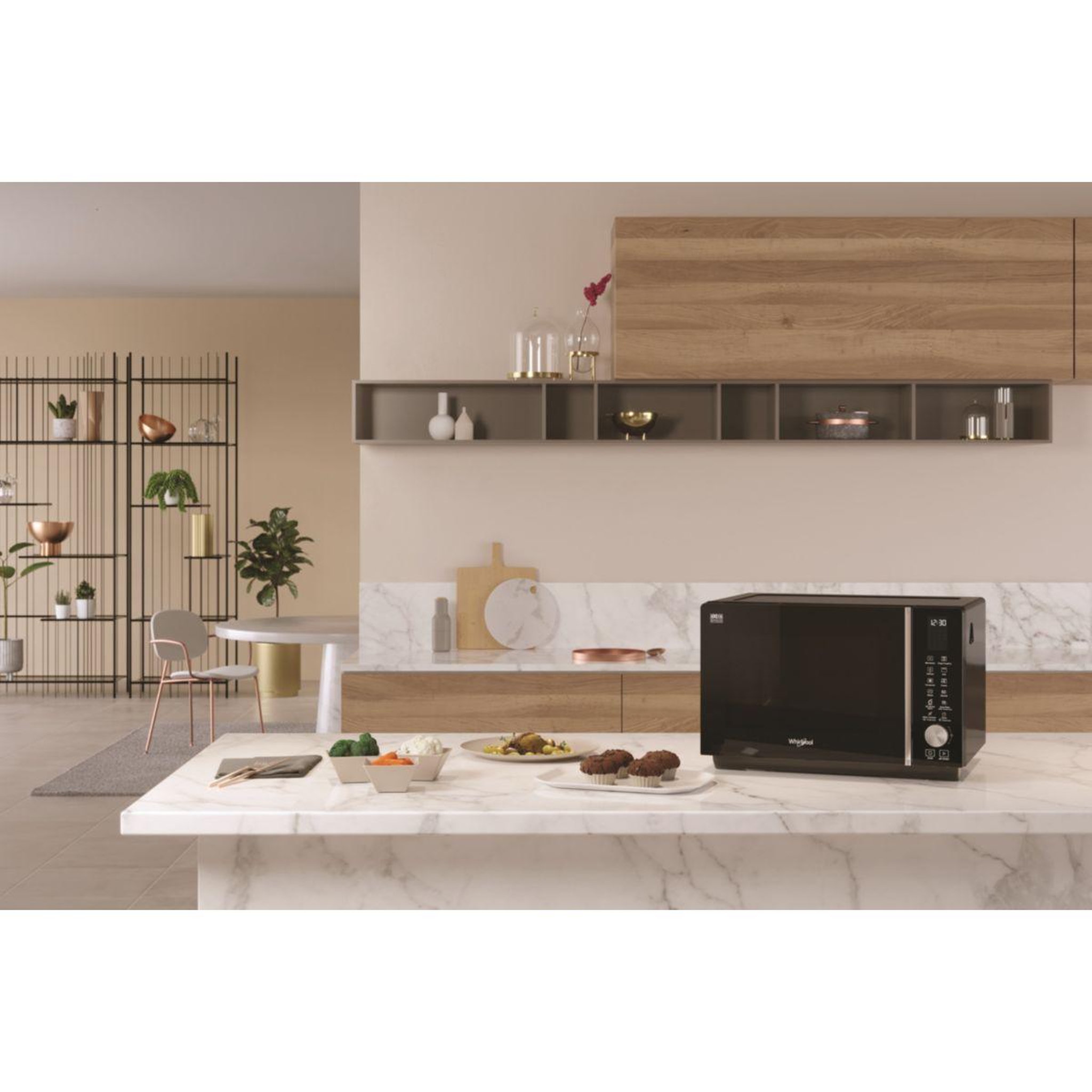 Voir la diapositive 4 : Whirlpool Micro ondes combiné MWF259B
