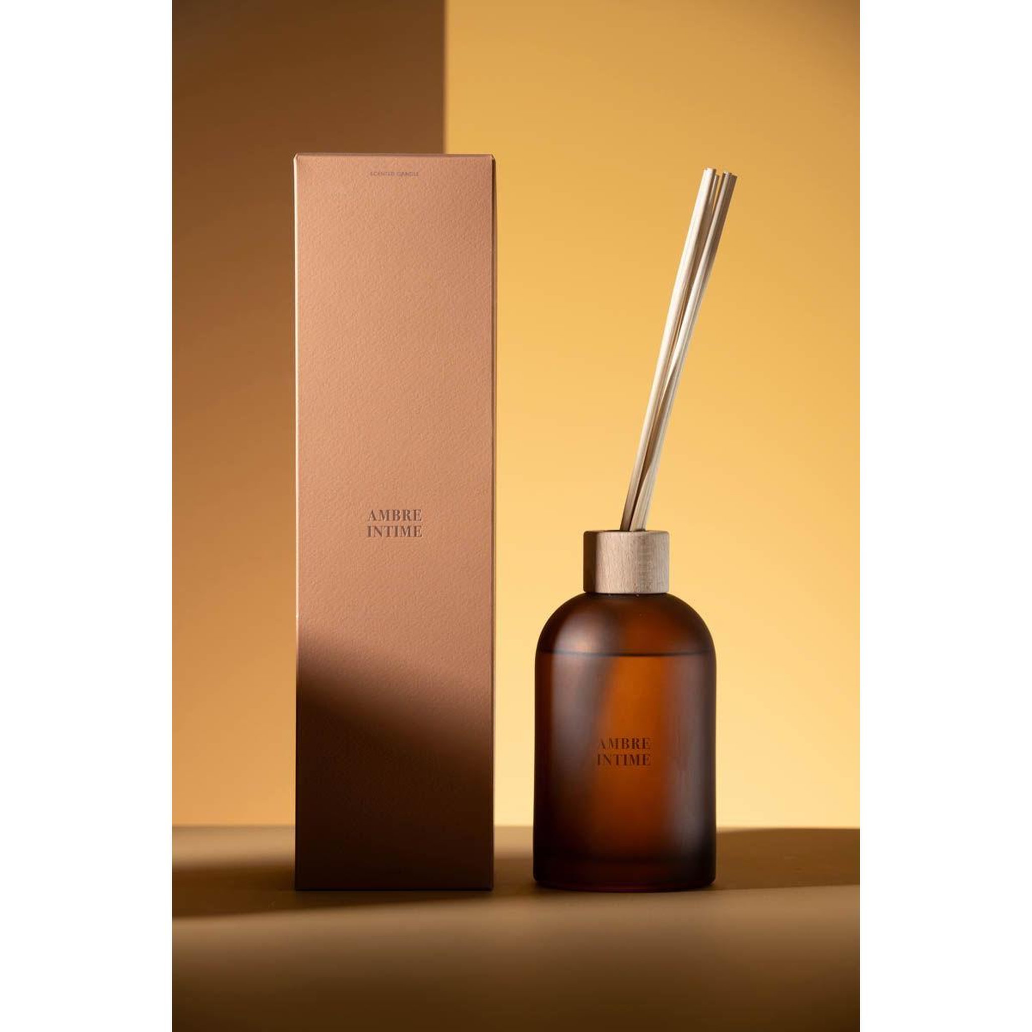 Voir la diapositive 6 : J-LINE Diffuseur de parfum  accords essentiels  550ml ambre intime