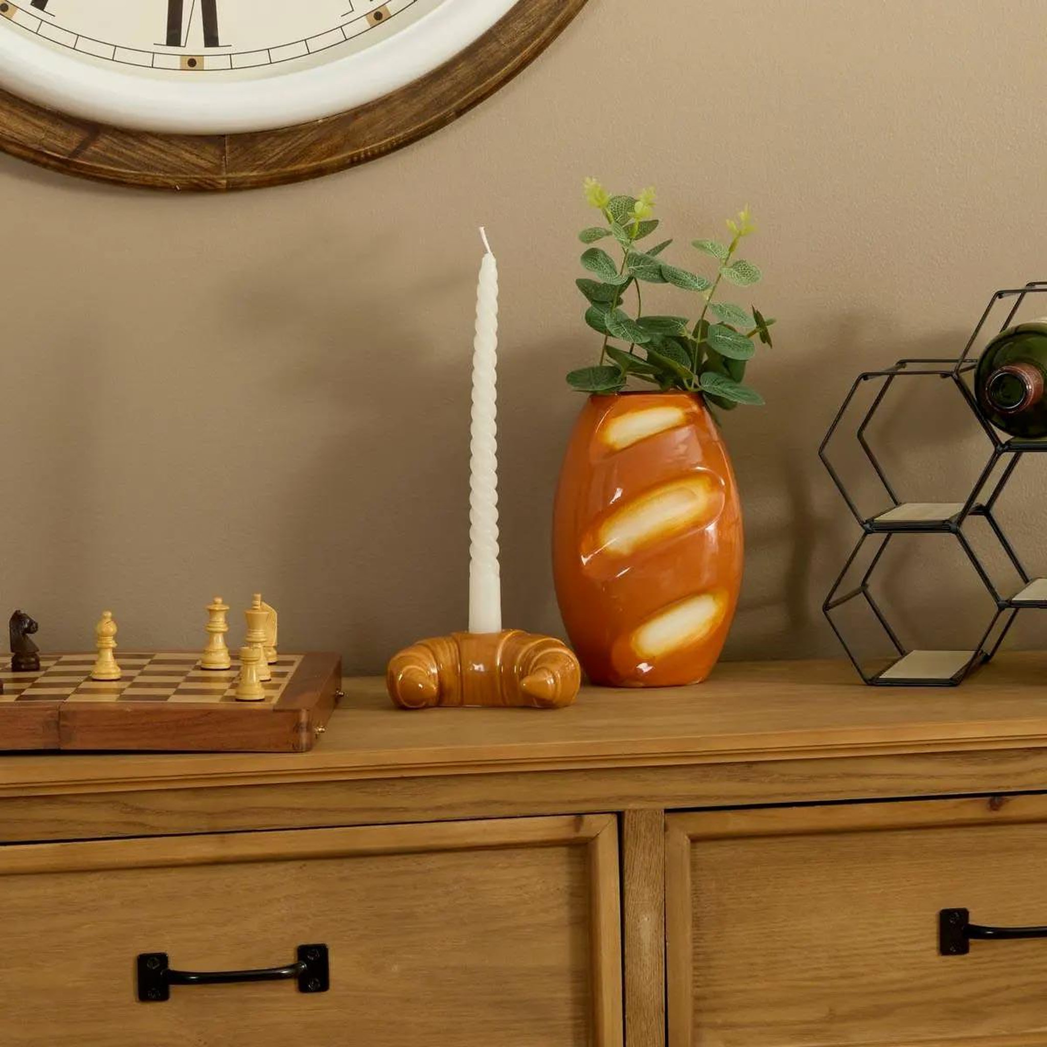 Voir la diapositive 2 : FIVE Bougeoir croissant en grès  fra  12cm marron
