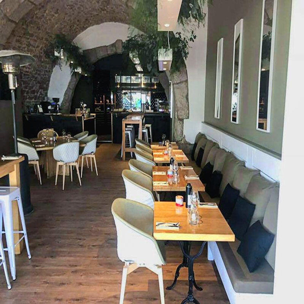 Smartbox Saint-Valentin romantique : escapade bien-être et dîner en tête-à-tête - Coffret Cadeau Multi-thèmes