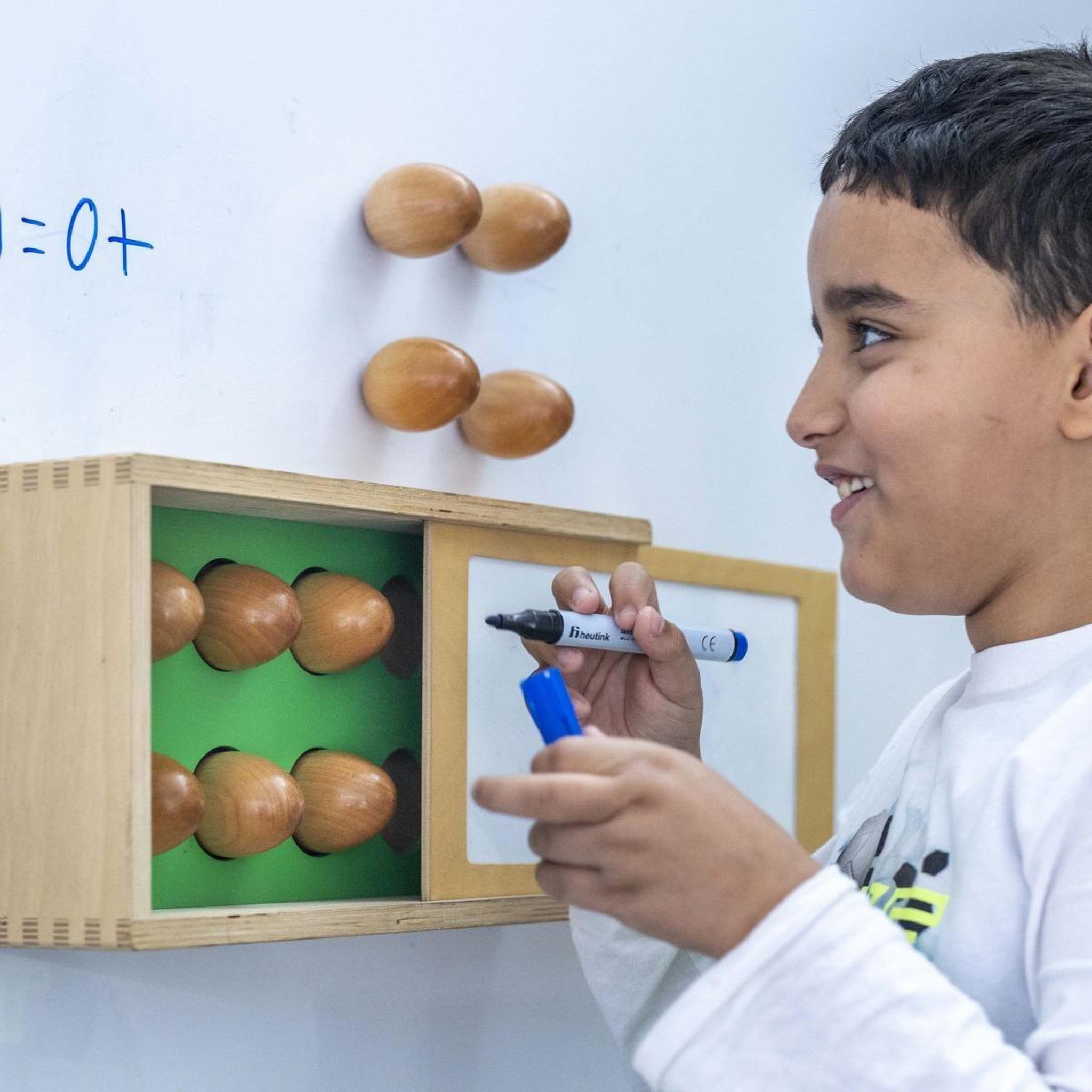 Voir la diapositive 4 : EDUCO Oeufs à compter - jusqu'à 10