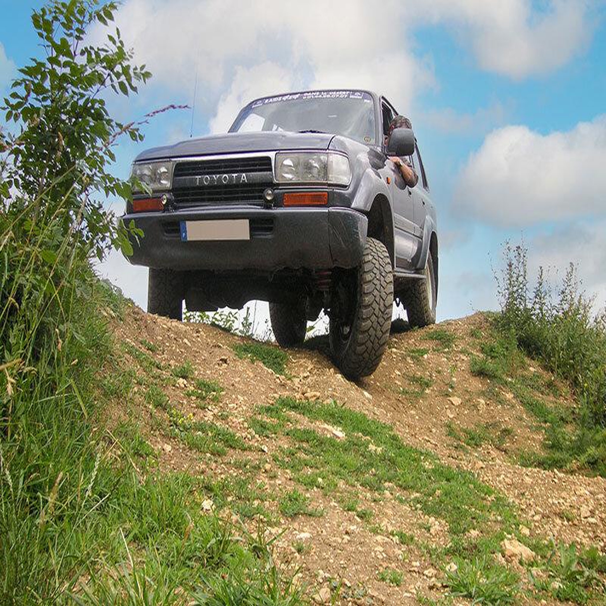 Voir la diapositive 2 : Smartbox Randonnée en 4x4 de 4h à la découverte du vexin français - coffret cadeau sport & aventure