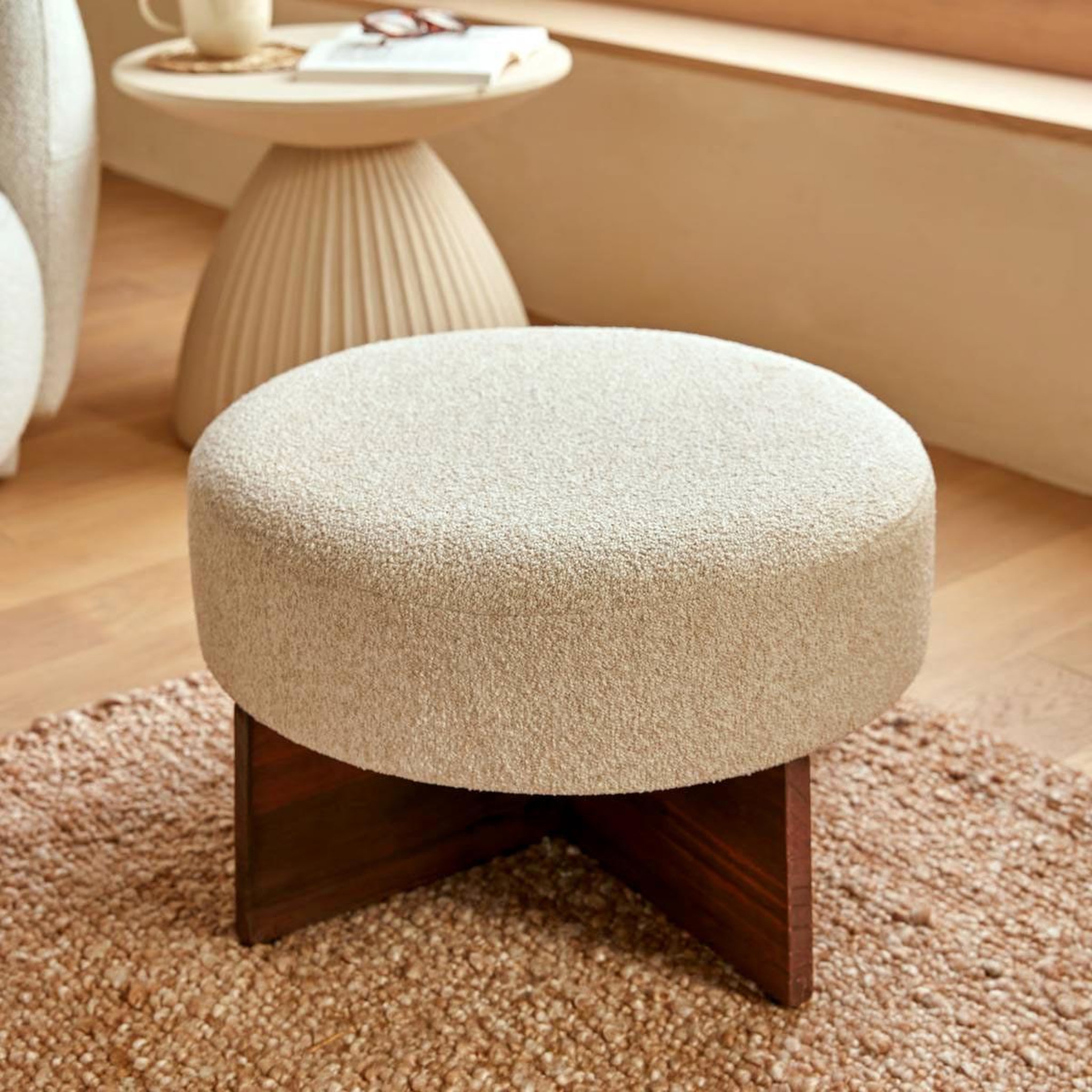 Voir la diapositive 6 : ATMOSPHERA Pouf bouclette  kayan  50cm ivoire