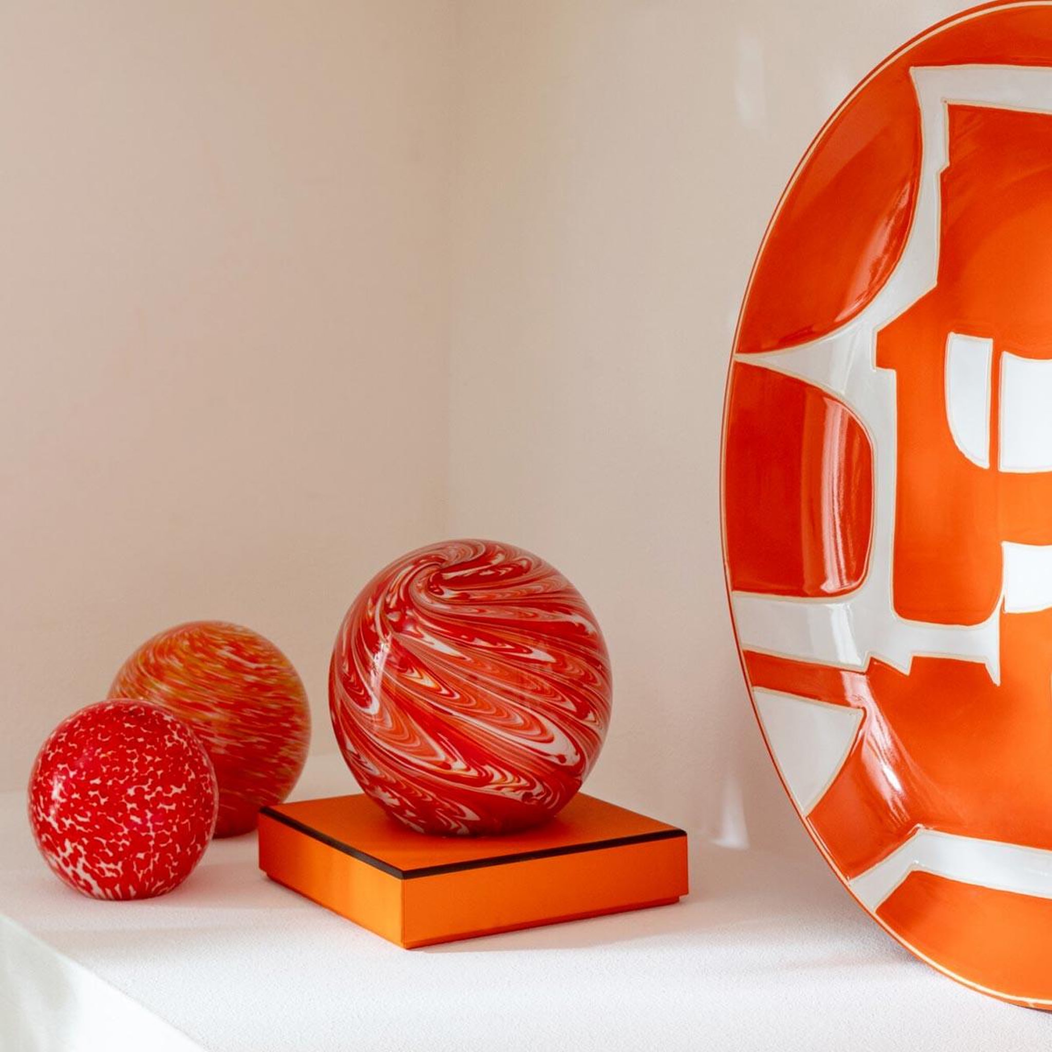 Voir la diapositive 2 : J-LINE Presse-papier boule en verre  naranja  10cm orange