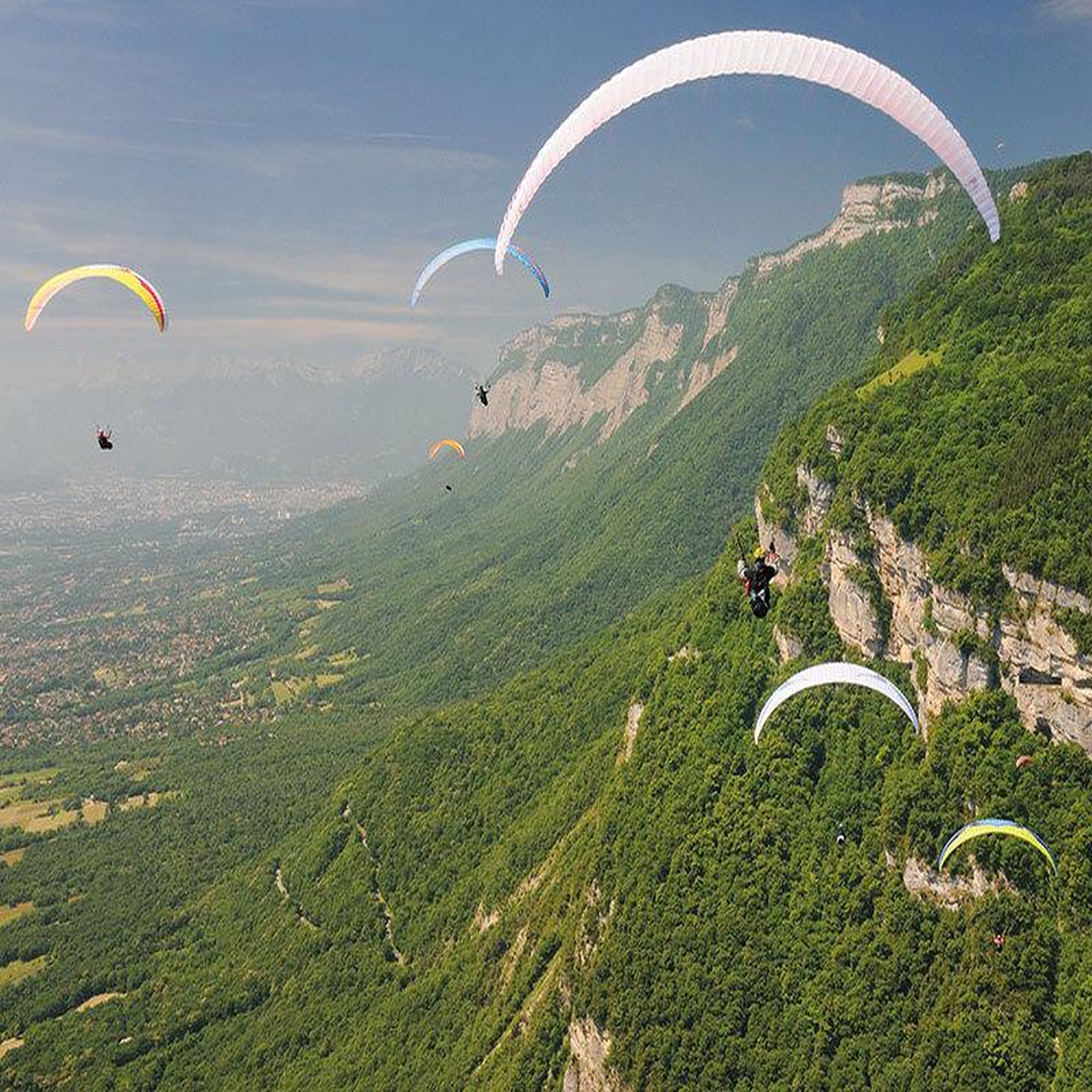 Voir la diapositive 6 : Smartbox Vol en parapente de 25 min sur les rives du lac d'Annecy - Coffret Cadeau Sport & Aventure
