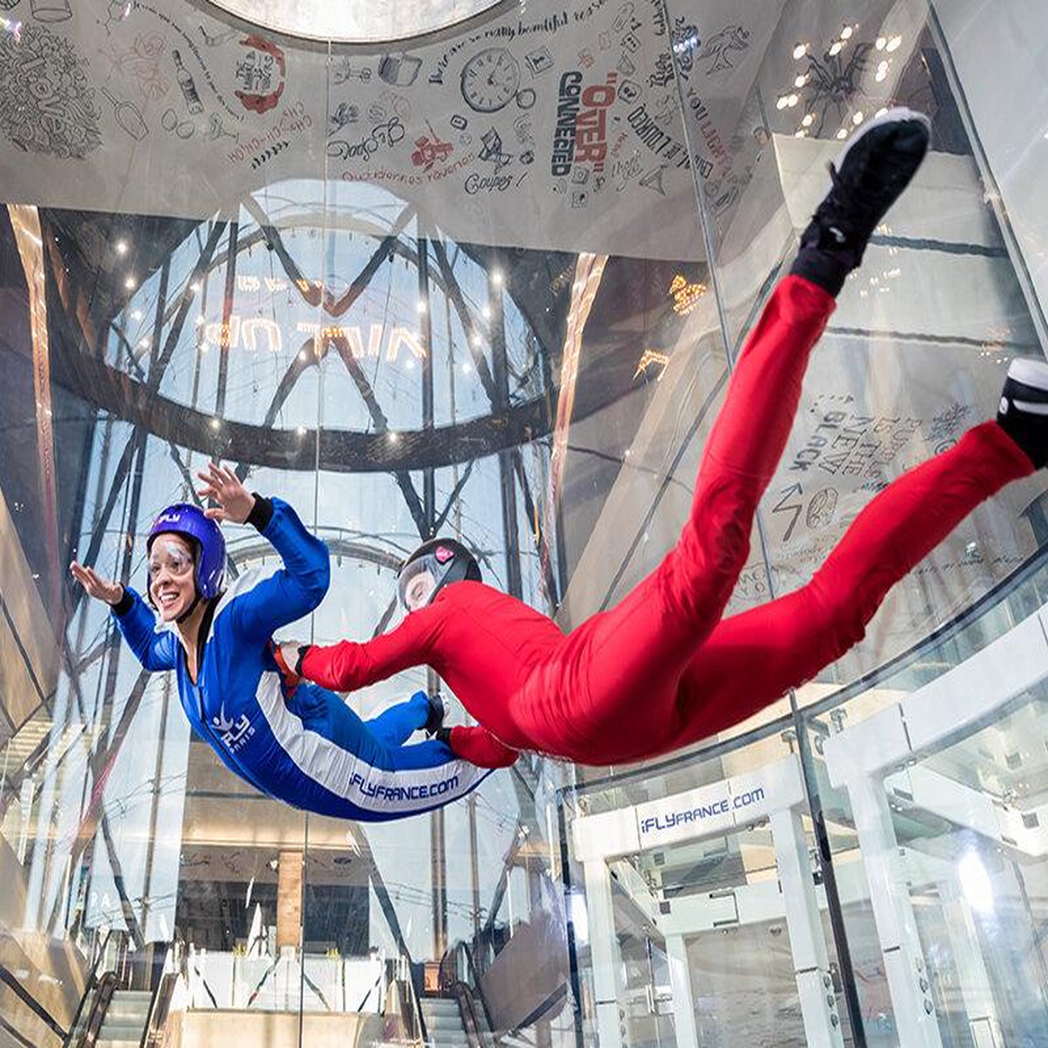 Voir la diapositive 2 : Smartbox 2 vols en chute libre indoor avec ifly paris - coffret cadeau sport & aventure