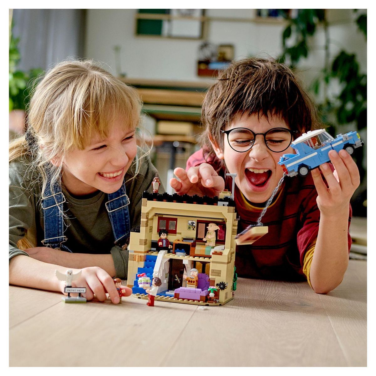 LEGO Harry Potter 75968 4 Privet Drive, Jouet de Maison avec Voiture et Figurine Dobby