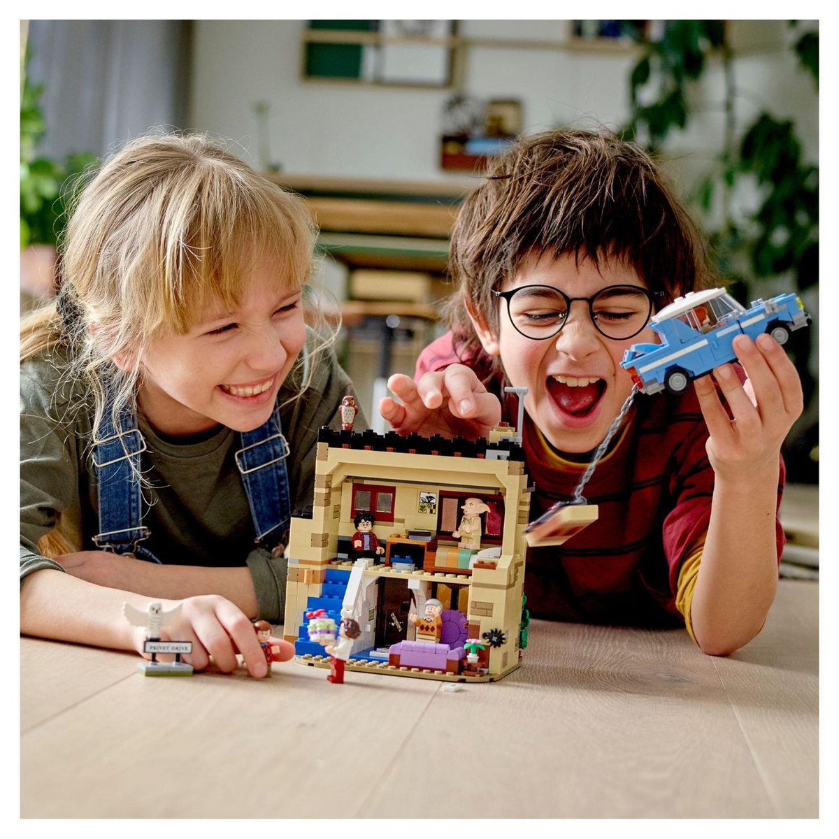 LEGO Harry Potter 75968 4 Privet Drive, Jouet de Maison avec Voiture et Figurine Dobby