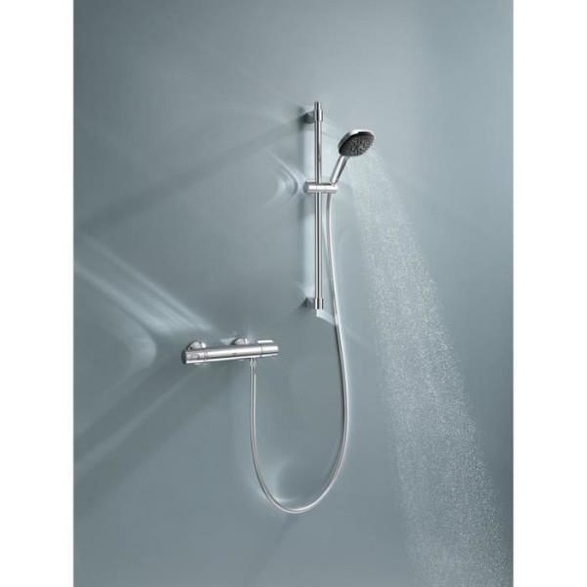 Voir la diapositive 5 : Grohe Ensemble de douche avec mitigeur thermostatique, pommeau 3 jets, barre 60cm et flexible - GROHE 34237003 - Economie d'eau - Chro