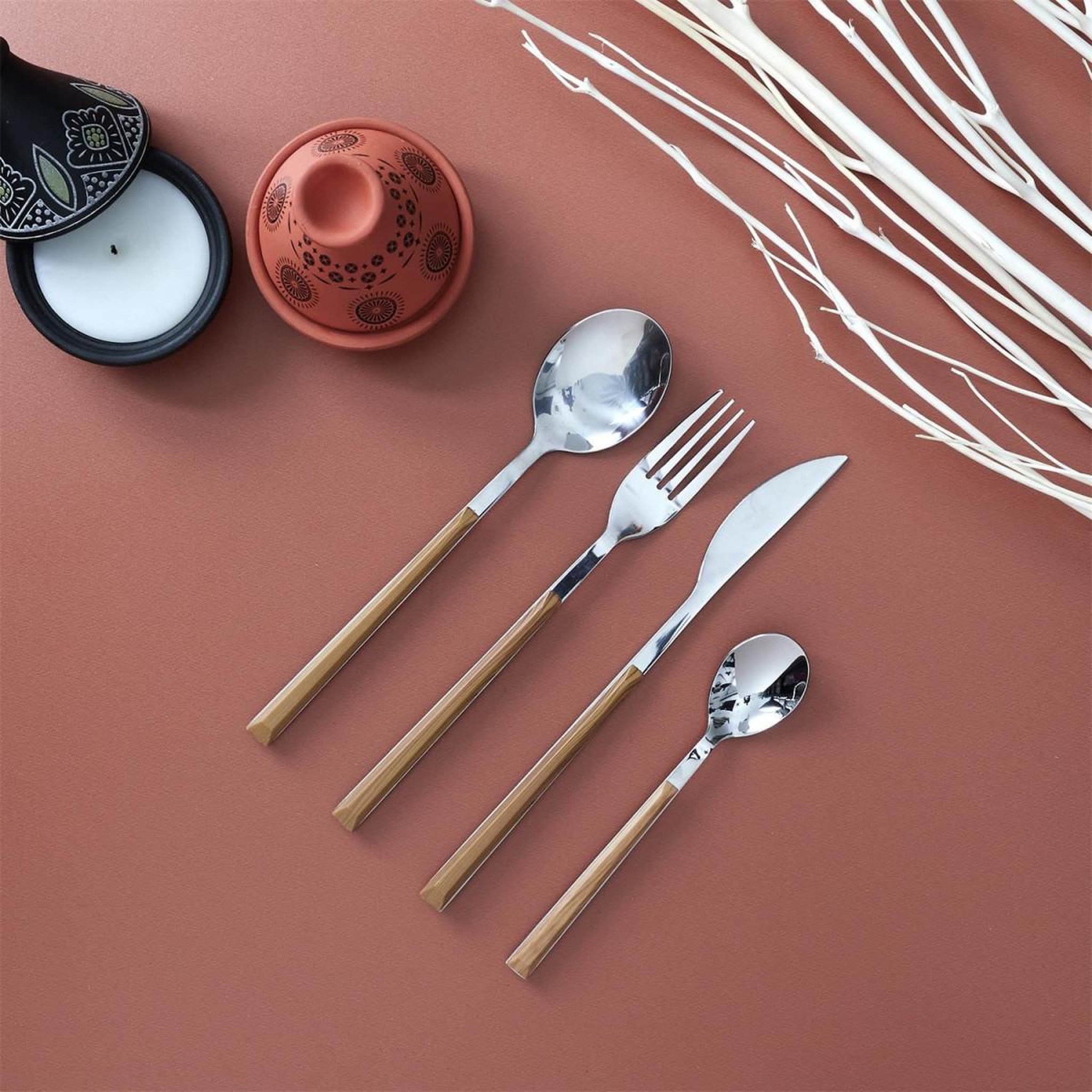 Voir la diapositive 2 : The Home Deco Factory Ménagère 16 Pièces  Effet Bois  25cm Marron