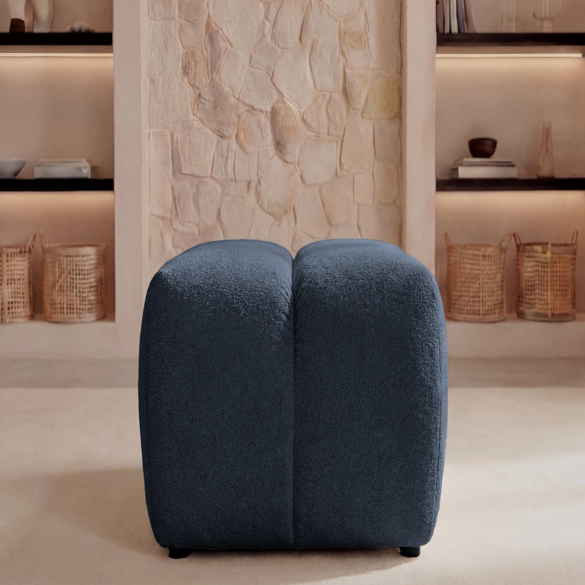 Voir la diapositive 4 : CASANOVA PARIS Maria - pouf en tissu lisse