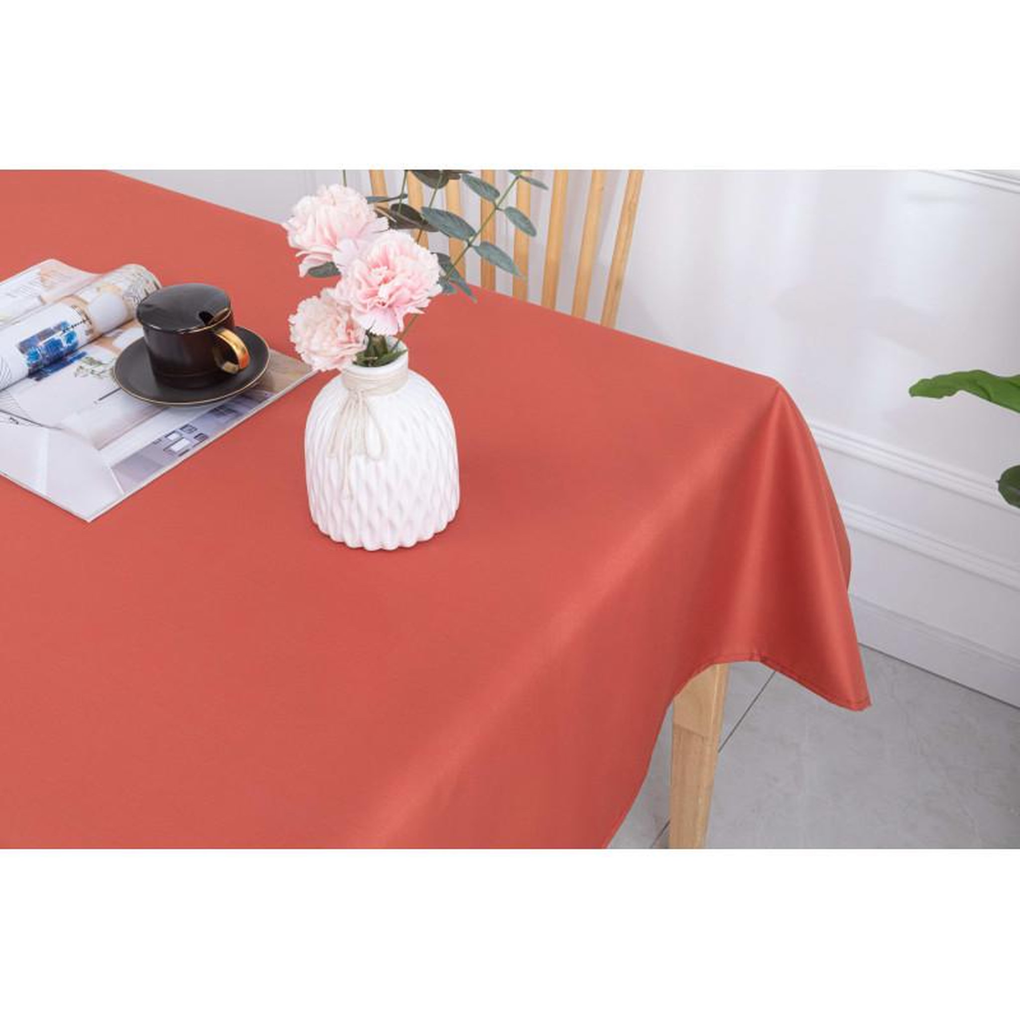 Voir la diapositive 2 : UNIVERS DECOR Nappe enduite avec traitement antitache terracotta rectangulaire 145 x 240 cm - terracotta -