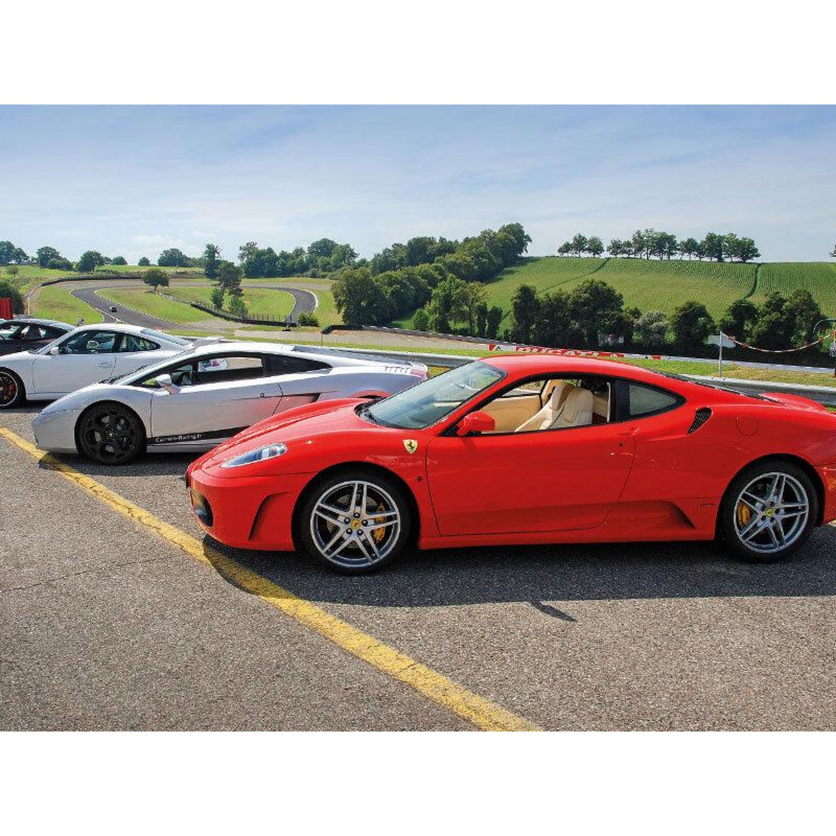 Smartbox Pilotage à sensations : 2 ou 3 tours sur le circuit de Pau-Arnos - Coffret Cadeau Sport & Aventure