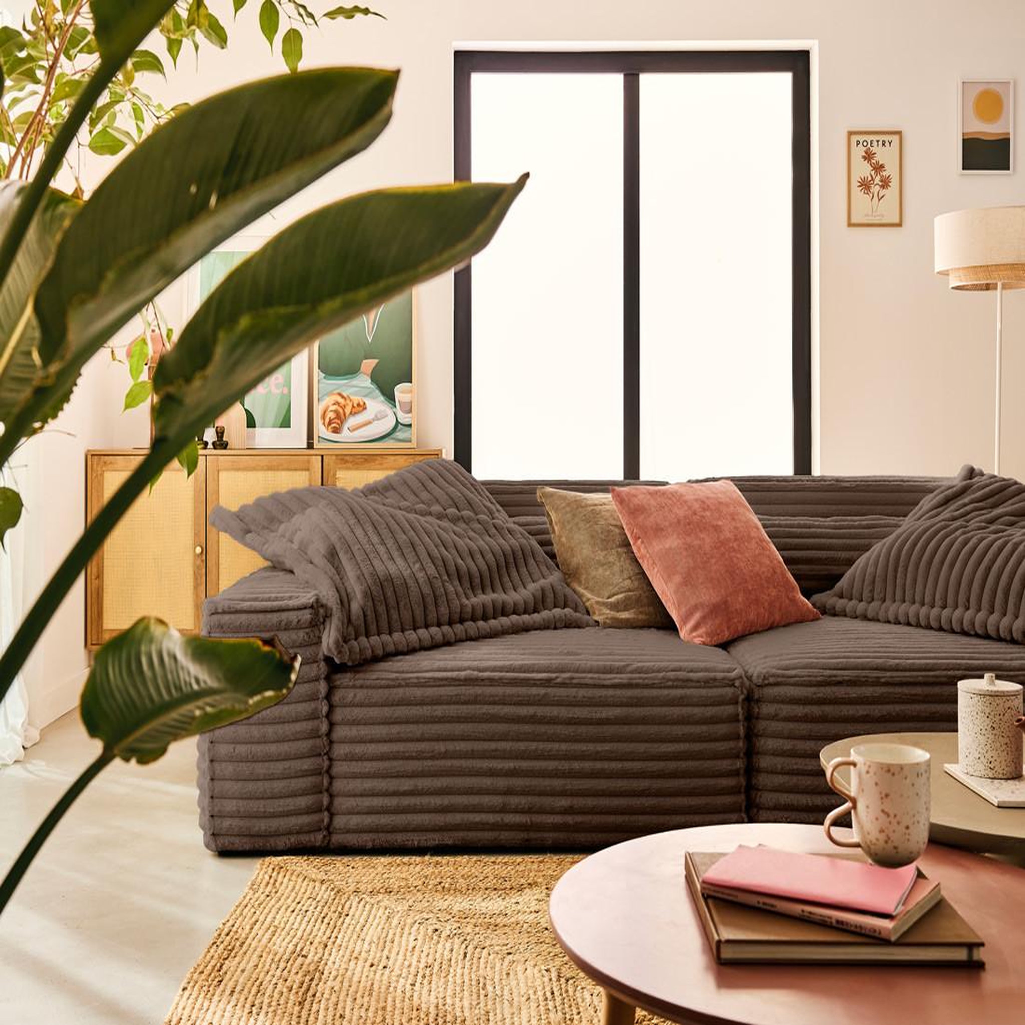 Voir la diapositive 6 : LISA DESIGN Richie - canapé droit 3 places avec double méridienne - assise profonde - en fausse fourrure côtelée