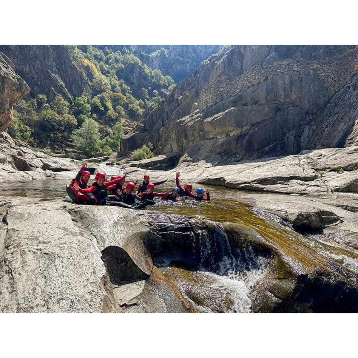 Smartbox 1 journée de canyoning dans le Parc naturel des Monts d'Ardèche - Coffret Cadeau Sport & Aventure