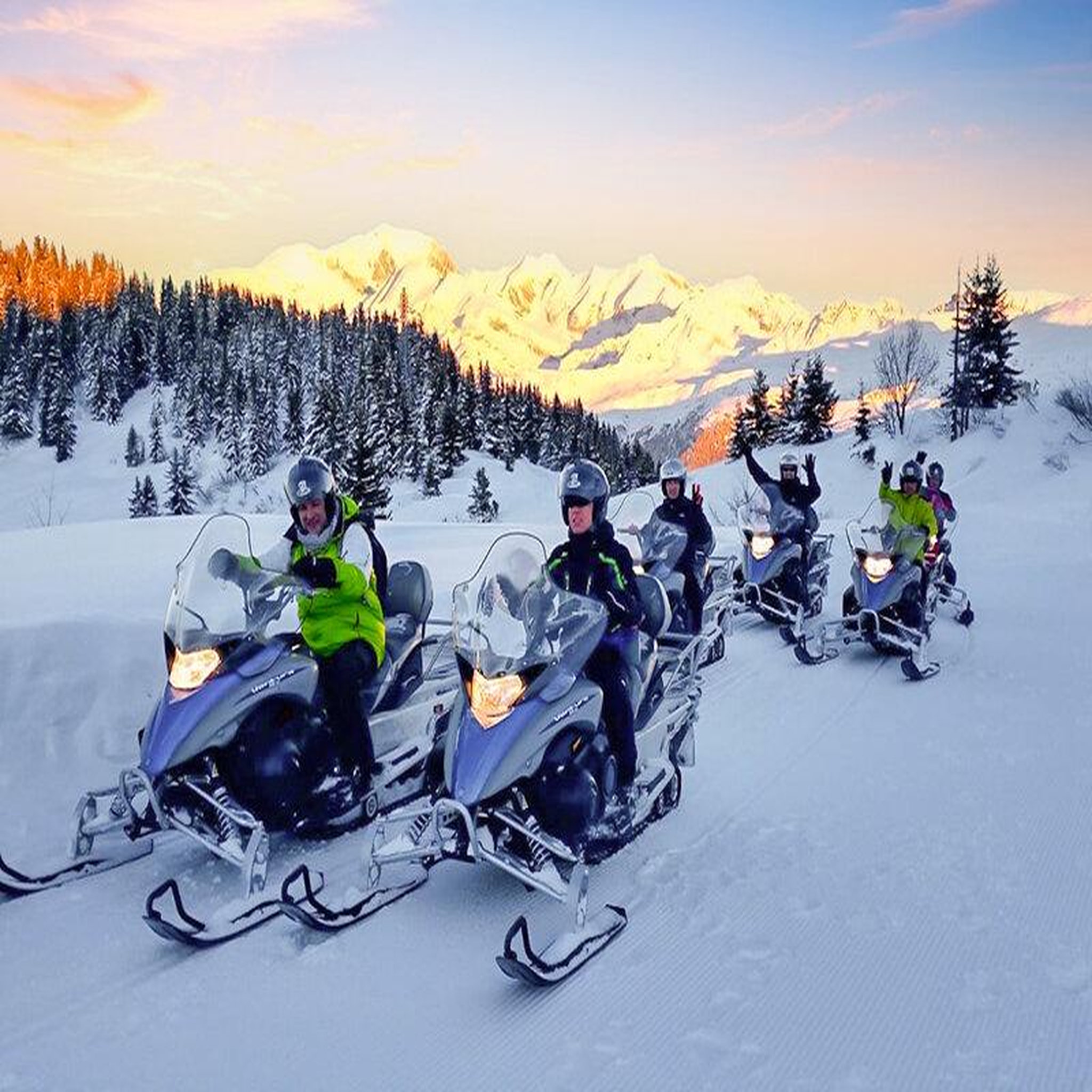 Voir la diapositive 3 : Smartbox 2 jours insolites dans les Alpes : 1 nuit en igloo avec dîner et randonnée en motoneige - Coffret Cadeau Multi-thèmes