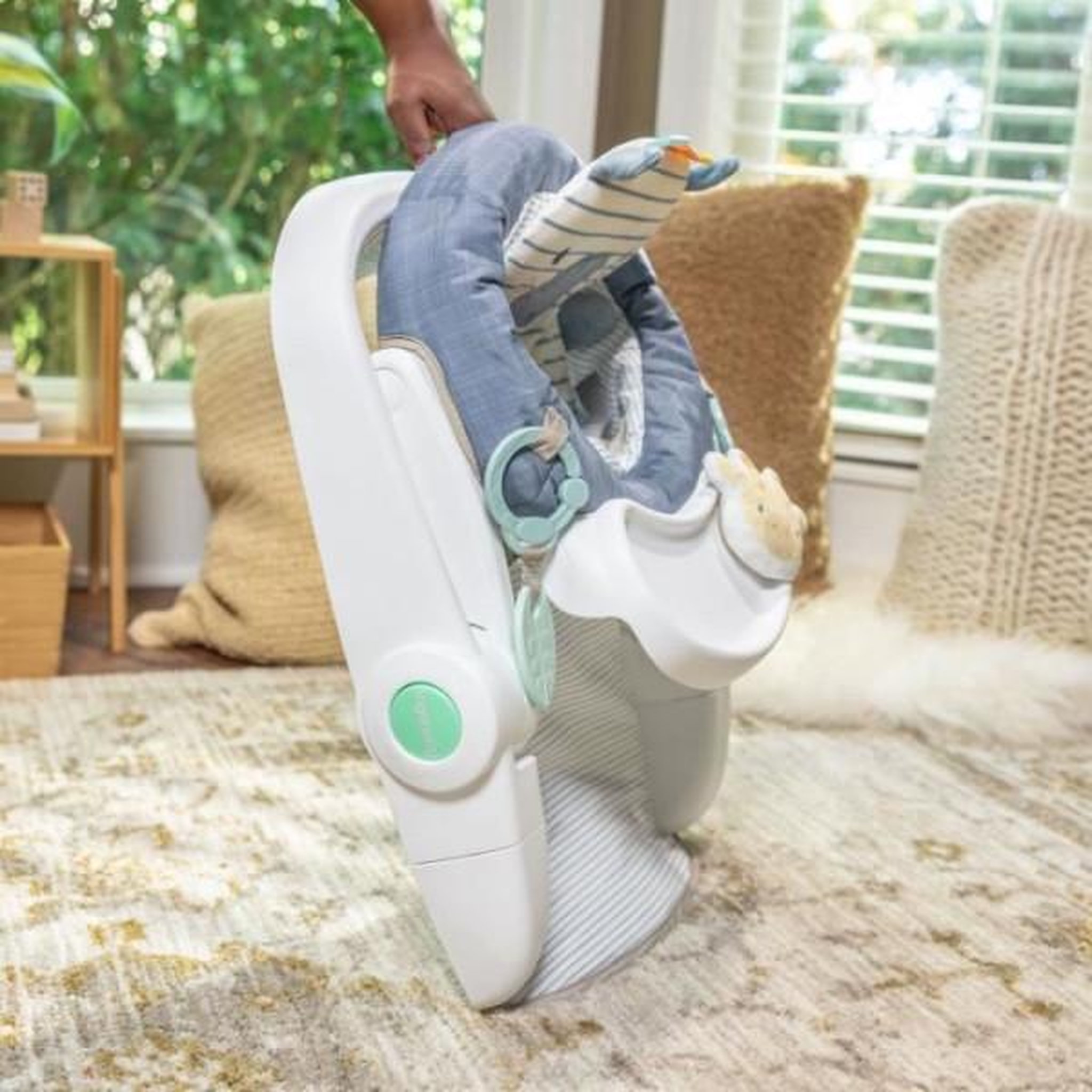 Voir la diapositive 5 : MARKET24 INGENUITY Siege bébé d'apprentissage -Casi le zebre- apporte support a bébé, 3 positions de siege, tablette d'activités
