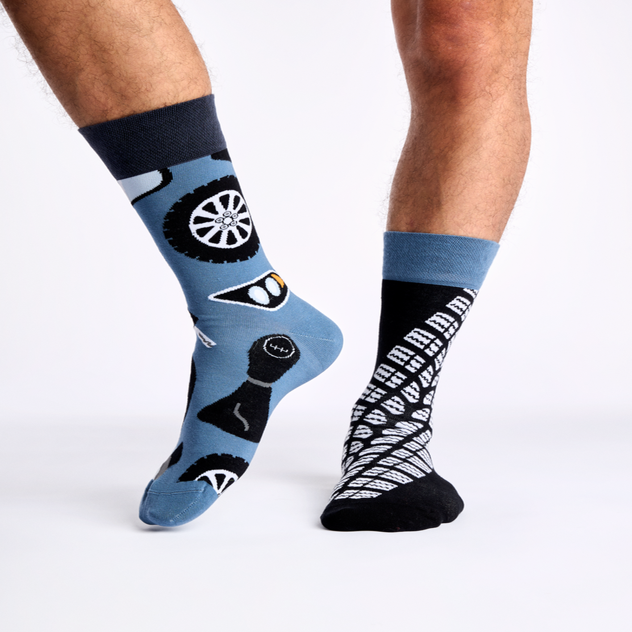 Voir la diapositive 3 : DEDOLES Chaussettes voiture de chauffeur