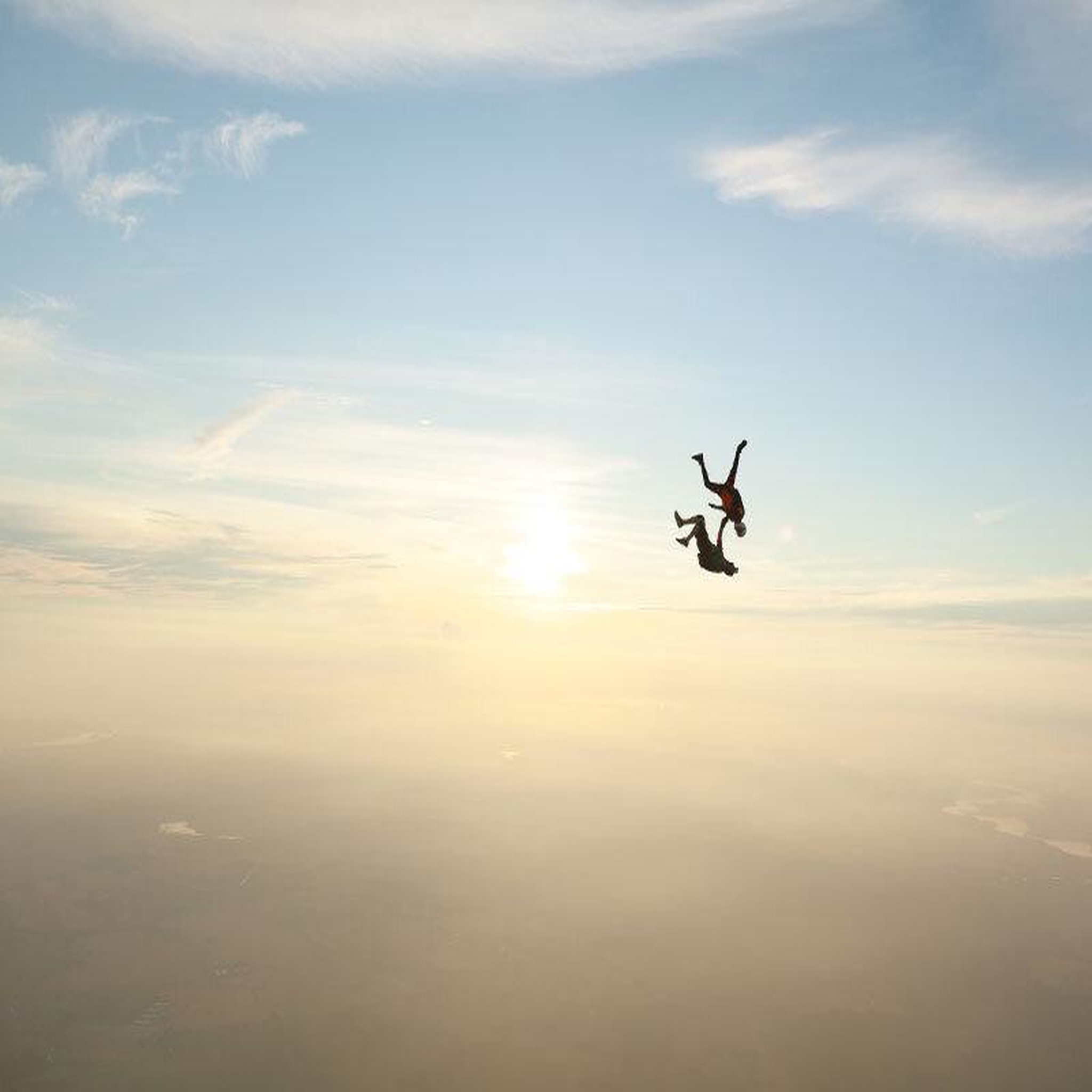 Voir la diapositive 3 : Smartbox Saut en parachute à ouverture automatique à 1100 m en solo près d'amiens - coffret cadeau sport & aventure