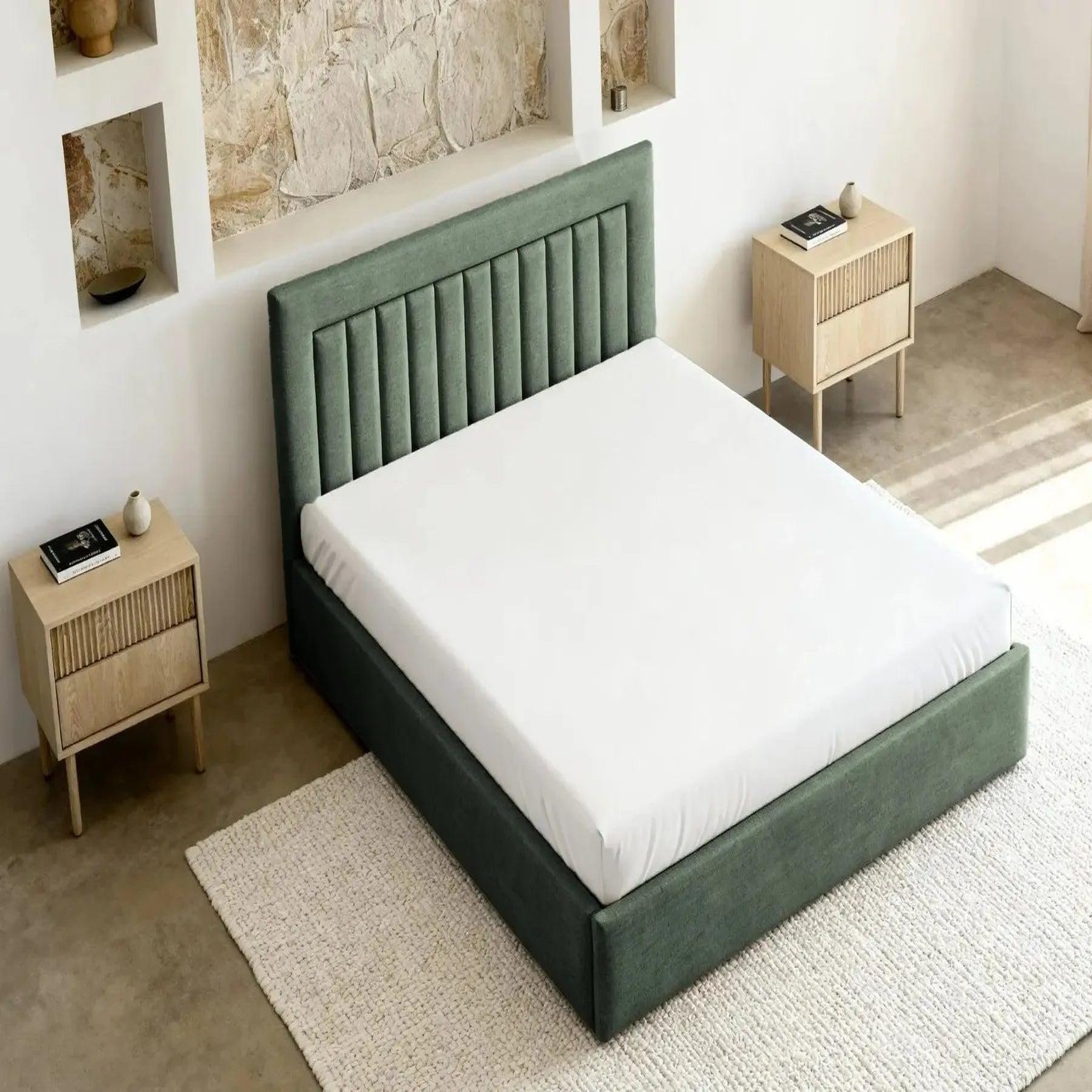 Voir la diapositive 6 : CASANOVA PARIS Camille - lit coffre tissu velours