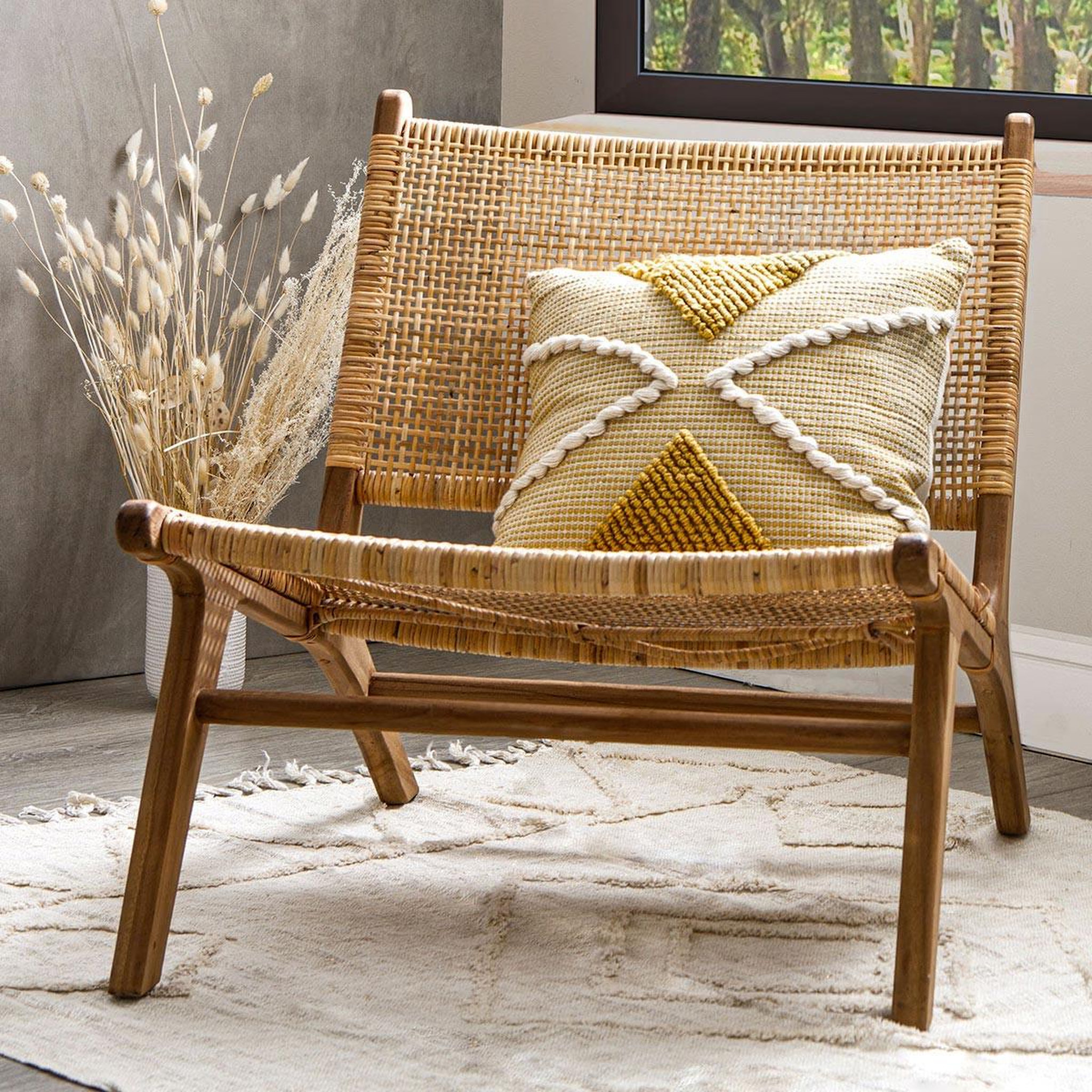 Voir la diapositive 5 : ATMOSPHERA Coussin déco à pompons  row  45x45cm ocre