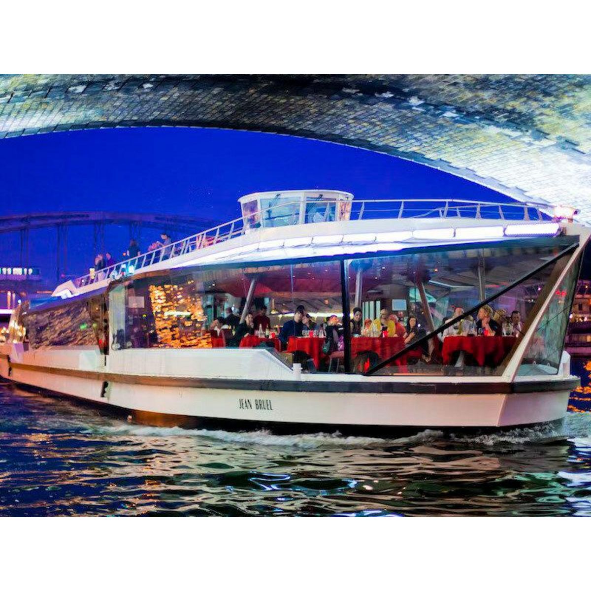 Smartbox Découverte de Paris lors d'un dîner croisière Excellence sur la Seine pour 1 adulte - Coffret Cadeau Gastronomie