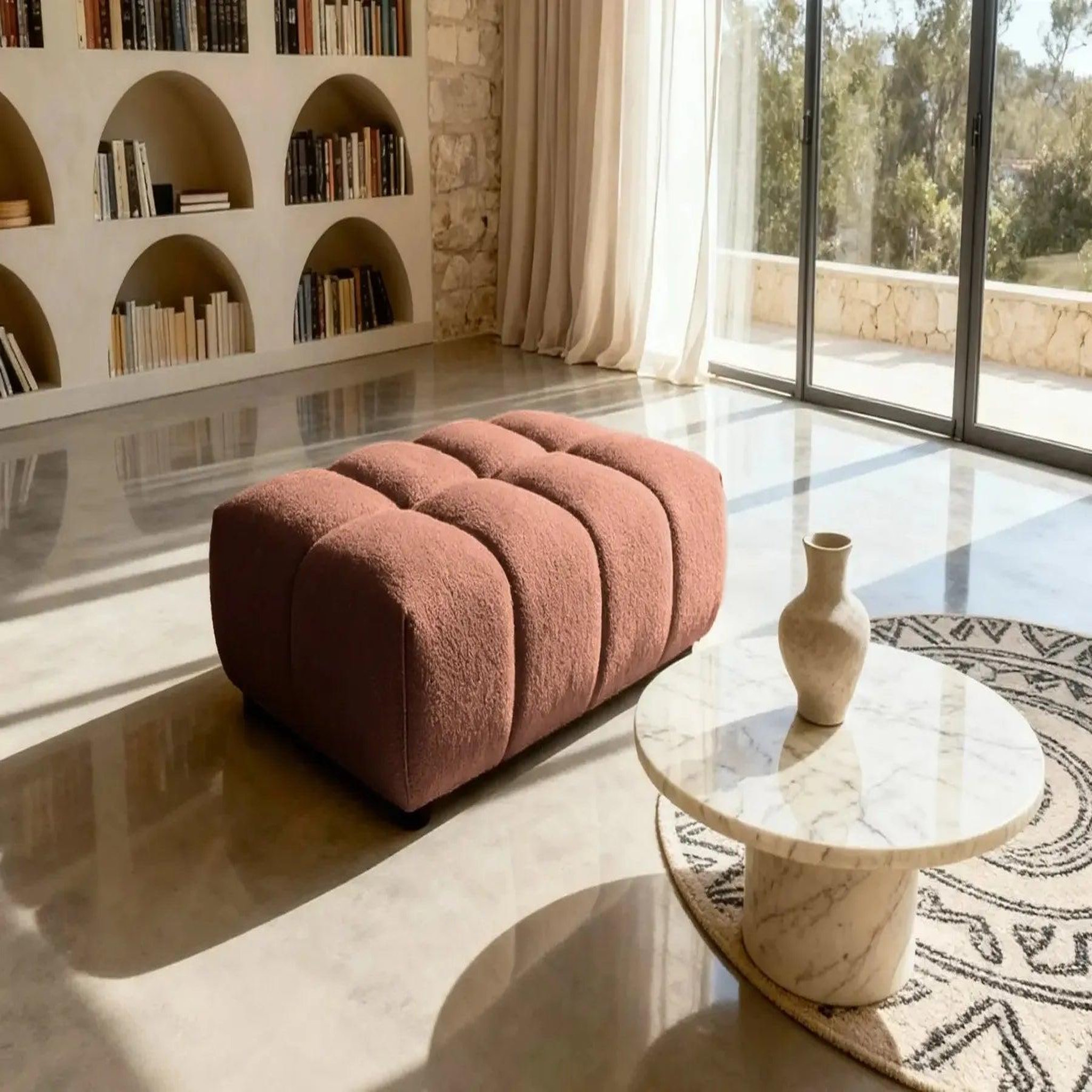 Voir la diapositive 6 : CASANOVA PARIS Alexia - pouf tissu bouclette