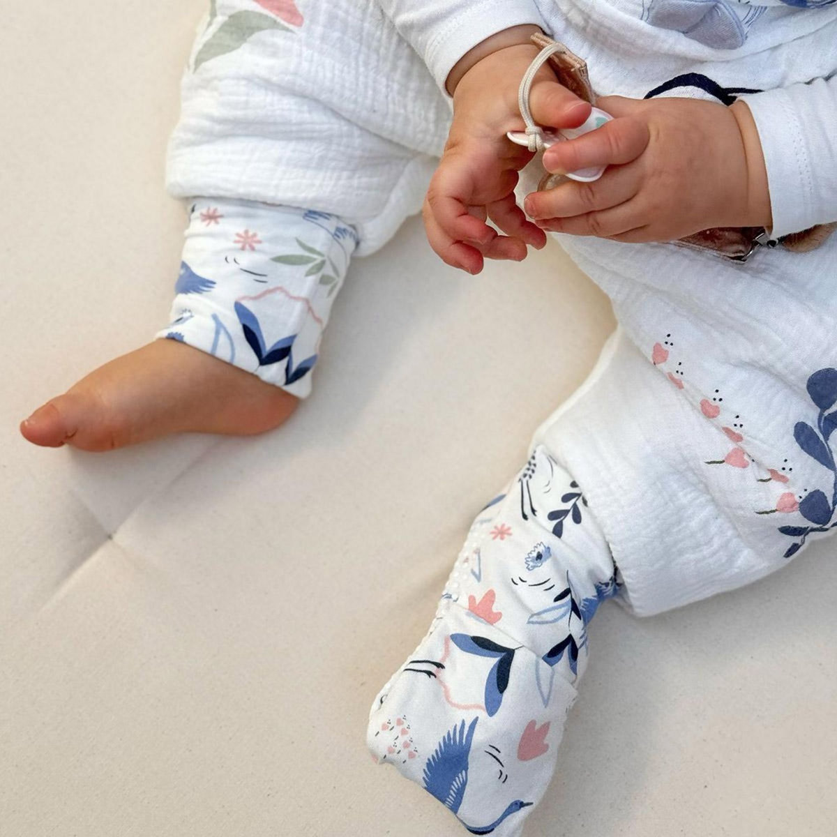 Petit Béguin Turbulette TOG2 en gaze de coton avec pieds retroussables Tiana