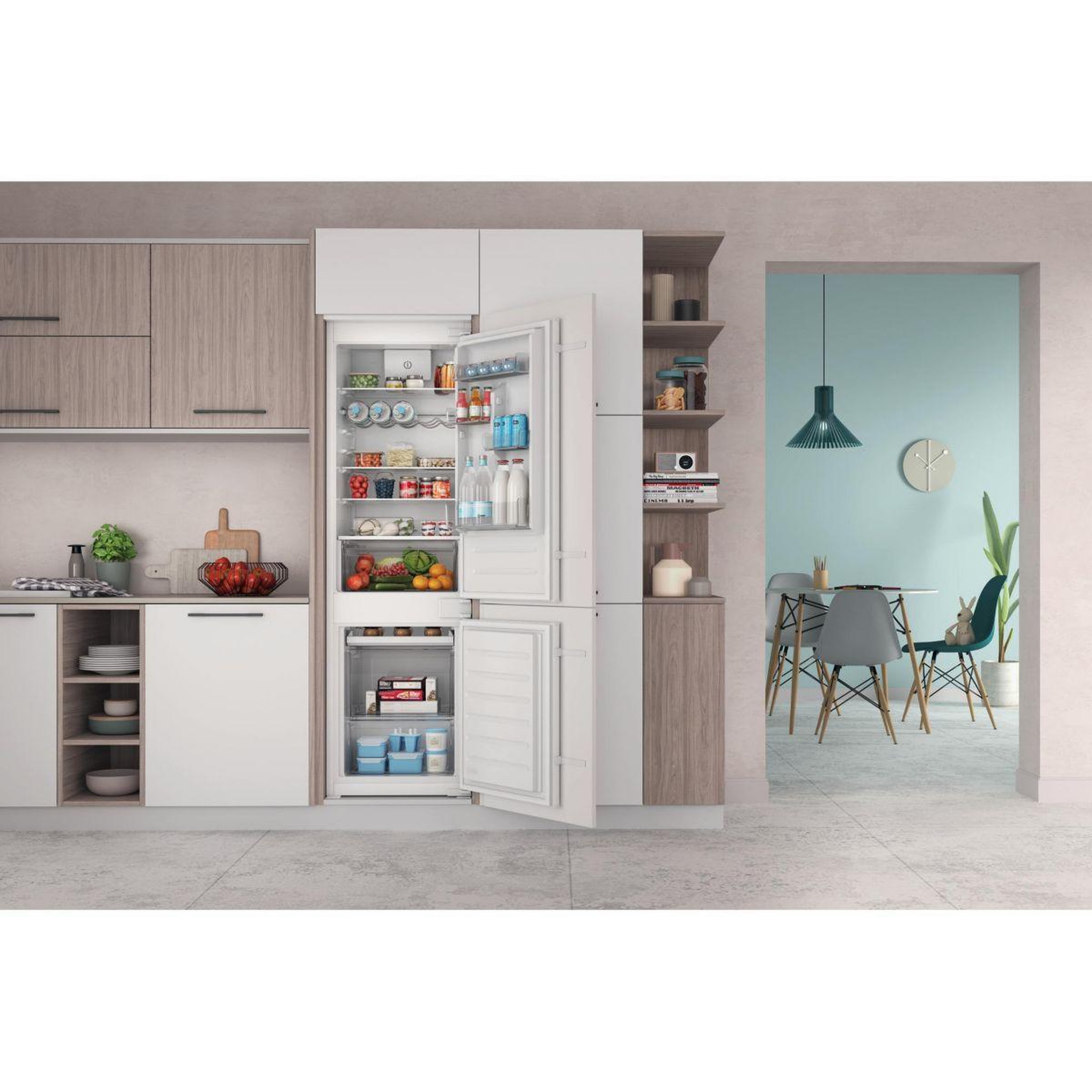 Voir la diapositive 4 : Indesit Réfrigérateur combiné encastrable INCO18DC03