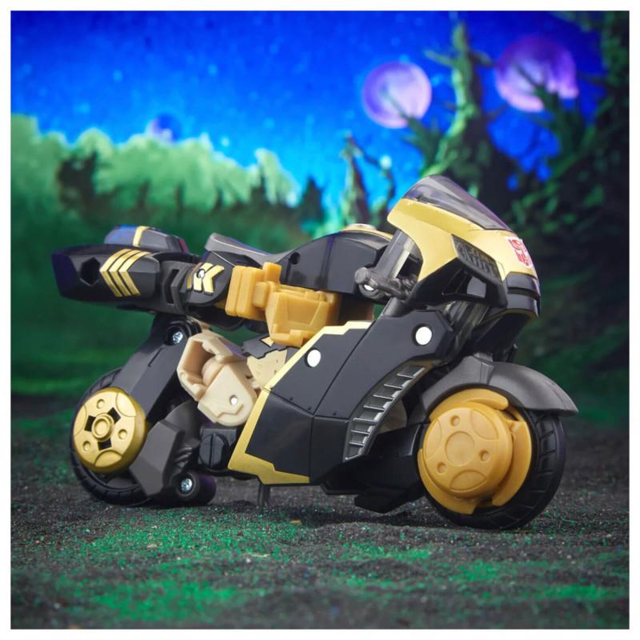 Voir la diapositive 4 : HASBRO Hasbro - Transformers Legaxy Evolution Action Figure - Prowl F71935X00