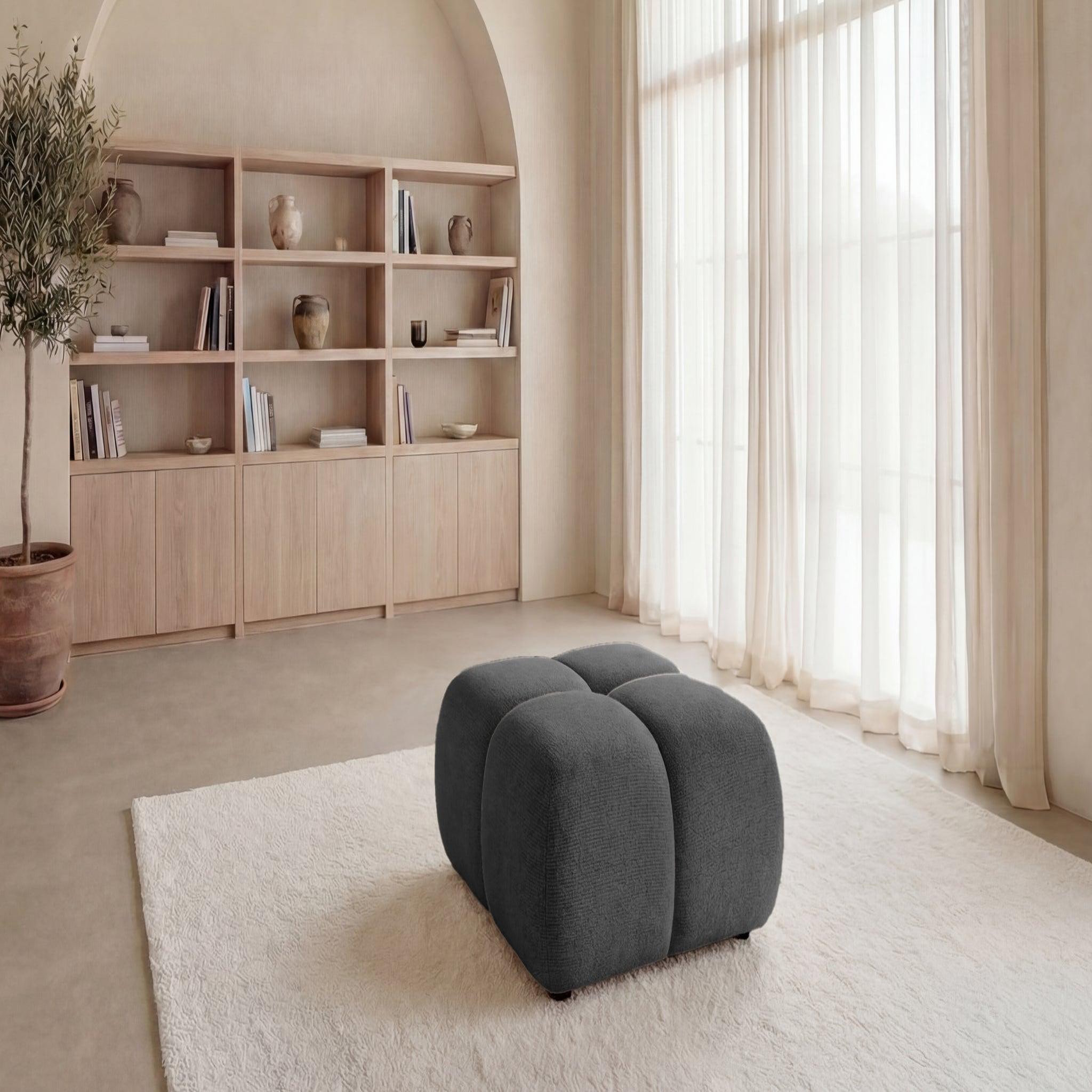 Voir la diapositive 2 : CASANOVA PARIS Constance - pouf en tissu chenille 72x72x43.5