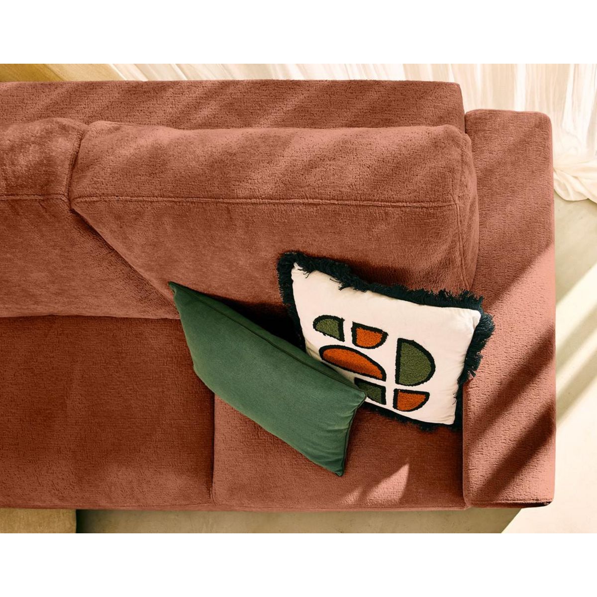 LISA DESIGN Livy - canapé d'angle réversible 4 places convertible avec coffre en velours texturé