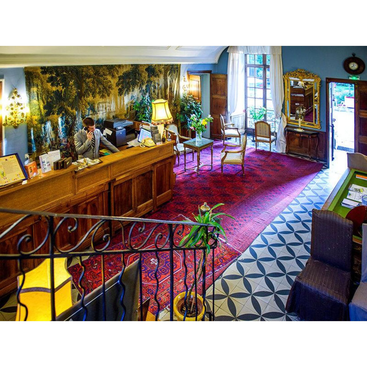 Smartbox Séjour d'exception de 5 jours au Château d'Ayres 4* près de Millau - Coffret Cadeau Séjour