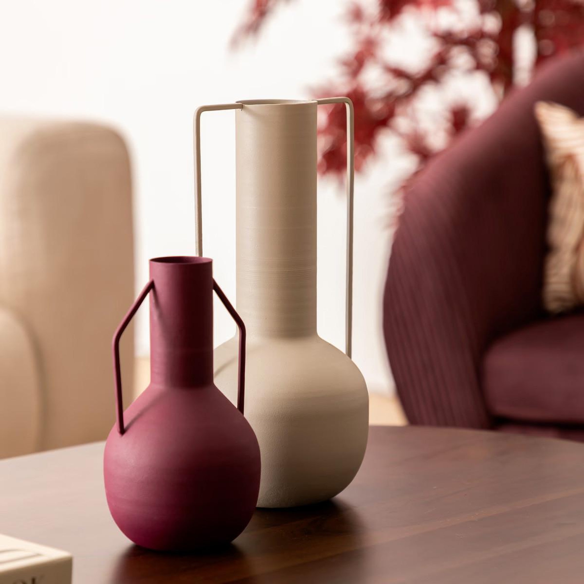 Voir la diapositive 2 : ATMOSPHERA Vase design en métal  sylvain  29cm beige lin