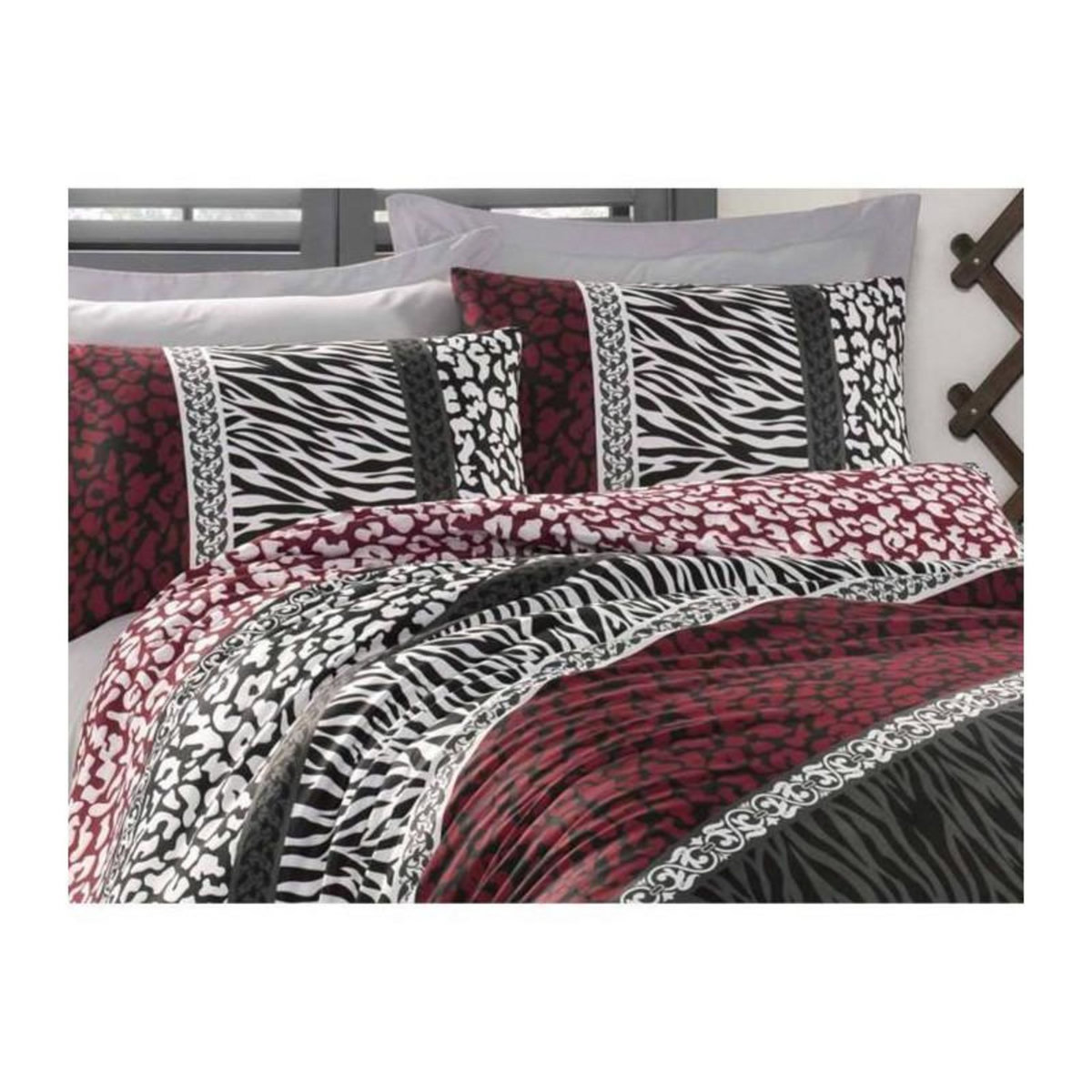 GENERIQUE Parure de lit - 1 housse de couette 220 x 240 cm + 2 taies d'oreiller 60 x 60 cm - 100% coton renforcé - Rouge