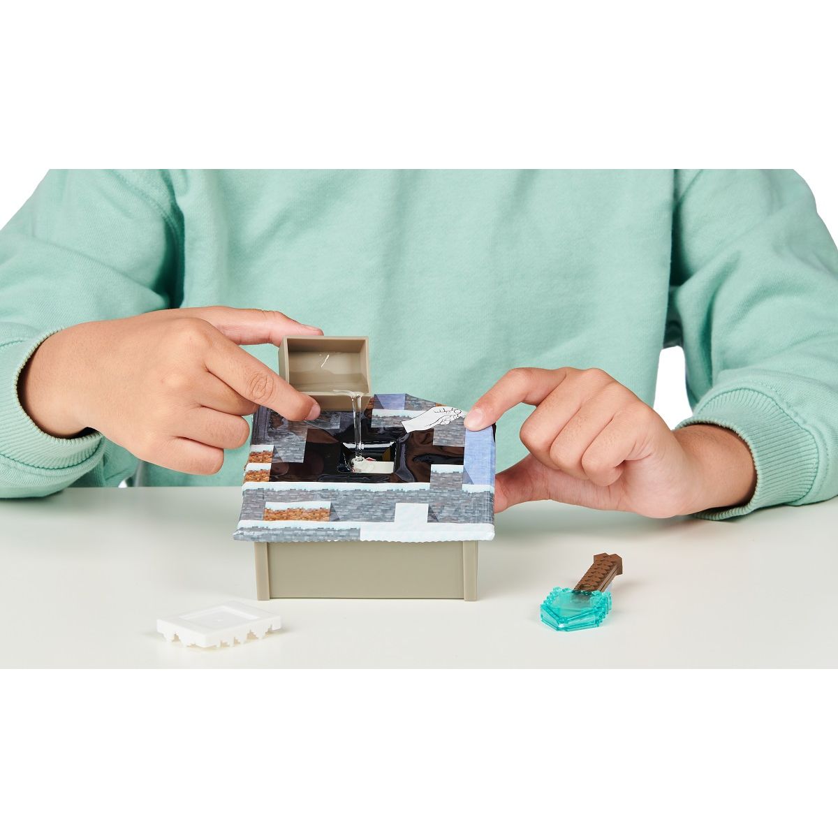 MOOSE TOYS Personnage Mine et Craft avec Mini créature Minecraft Tresor X